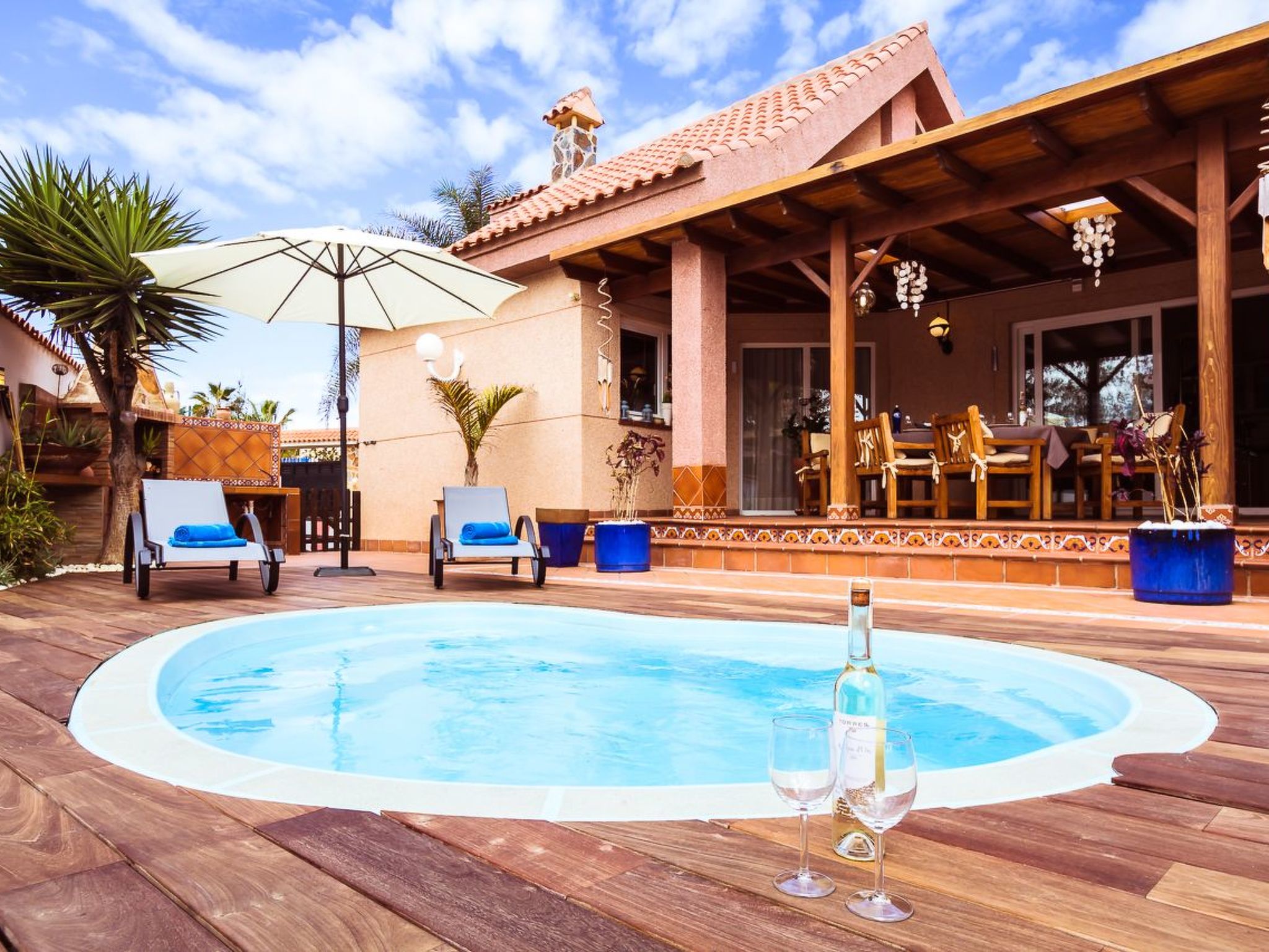 Strandnahes Ferienhaus Hibiscus mit privatem Pool-Binnen