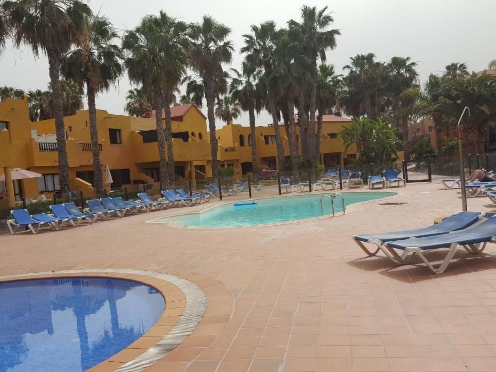 Appartement 'Oasis Royal 3 piscinas'-Outside