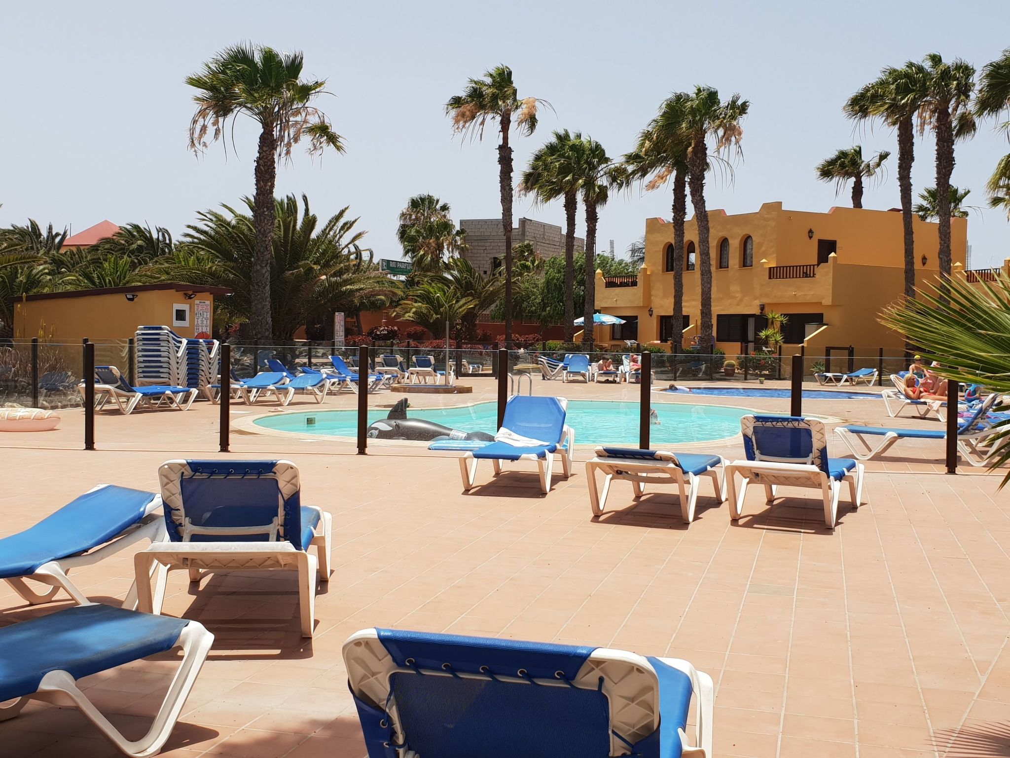 Appartement 'Oasis Royal 3 piscinas'-Outside