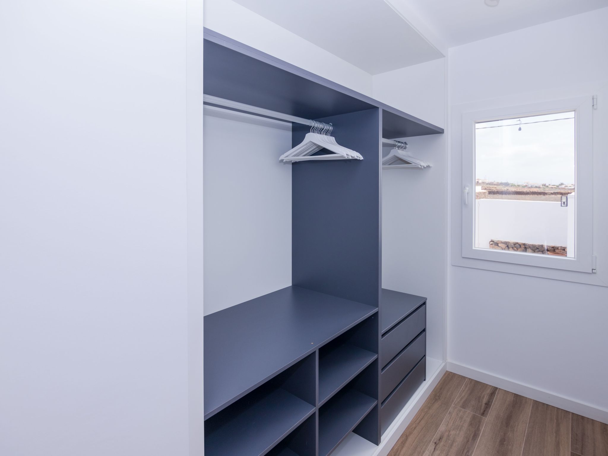 Modernes und helles Ferienhaus direkt am Meer, mit zwei großen Terrassen, Garte-Binnen