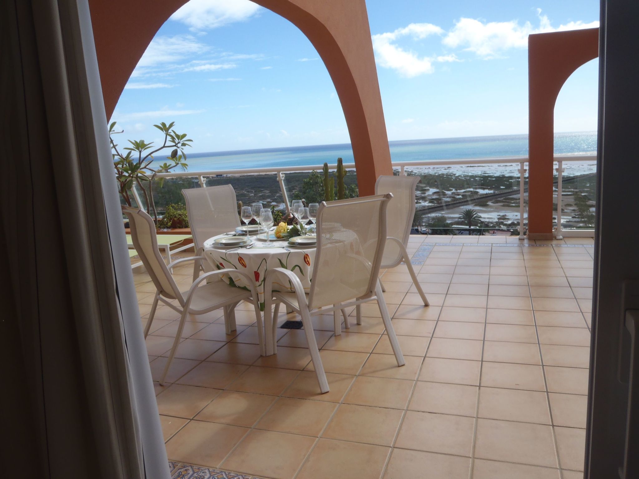 Luxuriöse Ferienwohnung mit Sonnenterrasse-Binnen