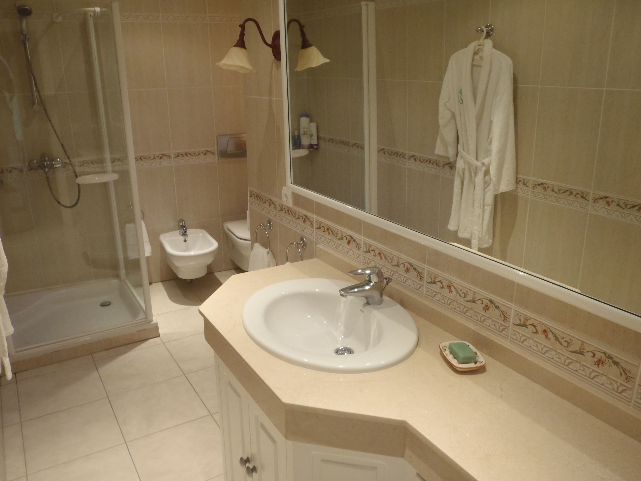 Luxuriöse Ferienwohnung mit Sonnenterrasse-Binnen