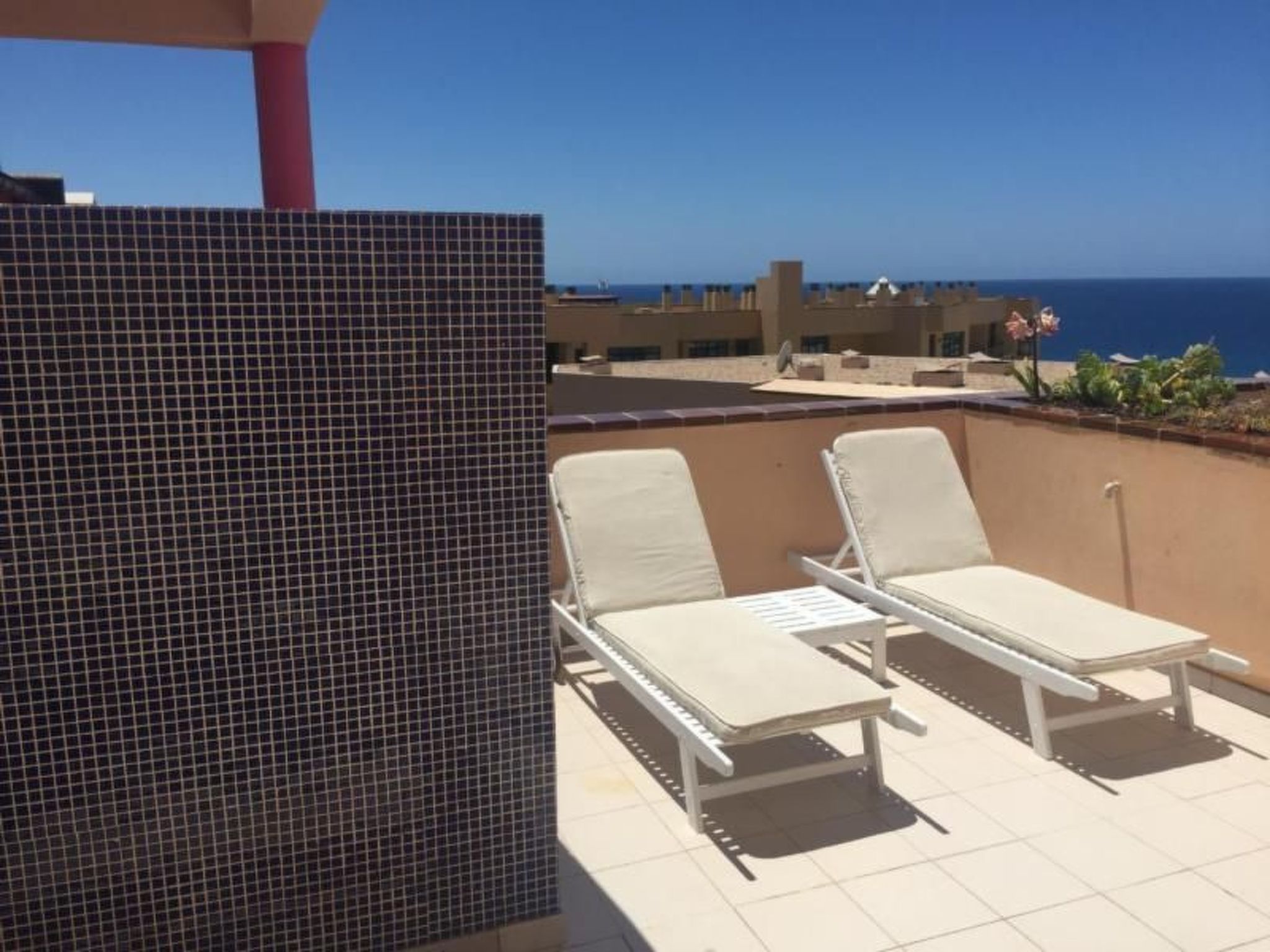 Schöne Wohnung mit Sonnenterrasse und Meerblick-Binnen