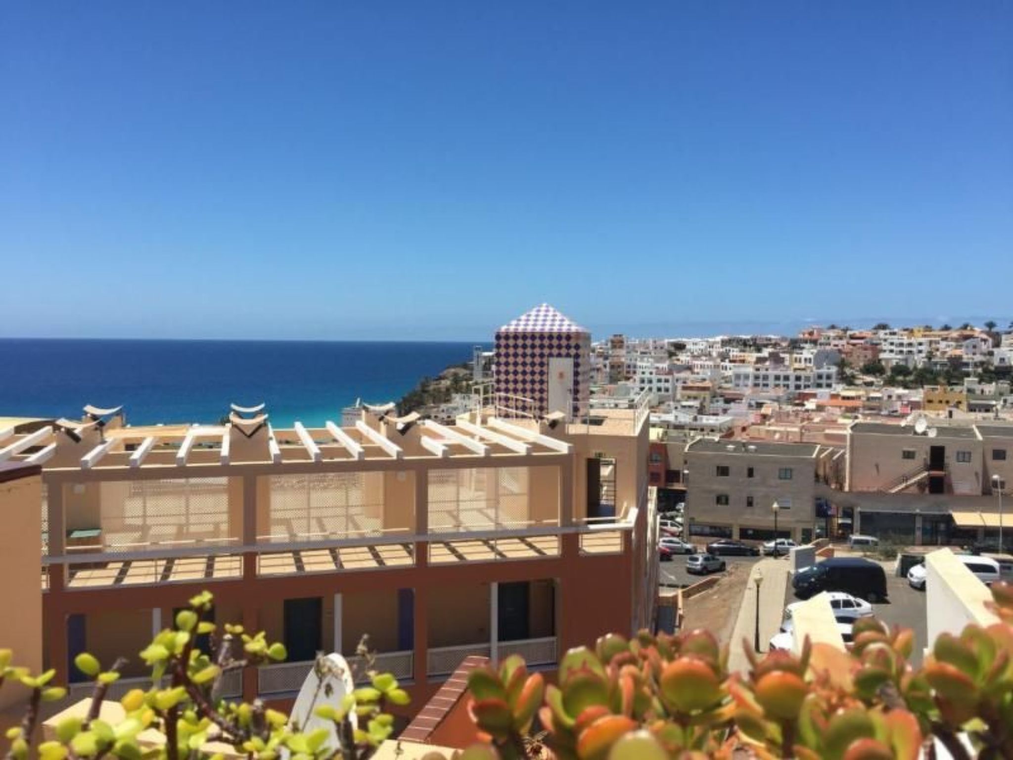 Schöne Wohnung mit Sonnenterrasse und Meerblick-Binnen