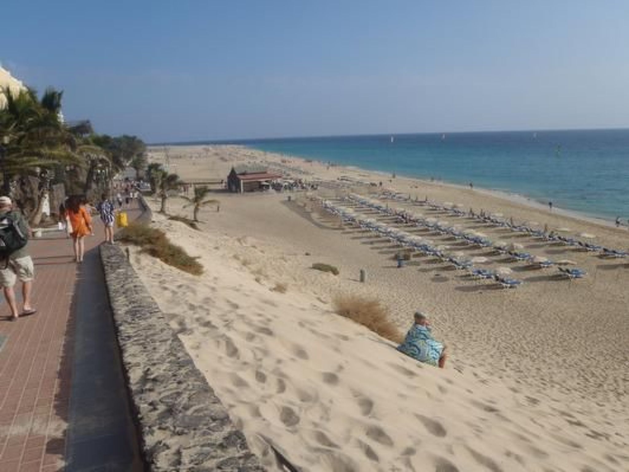 Schöne Wohnung mit Sonnenterrasse und Meerblick-Binnen