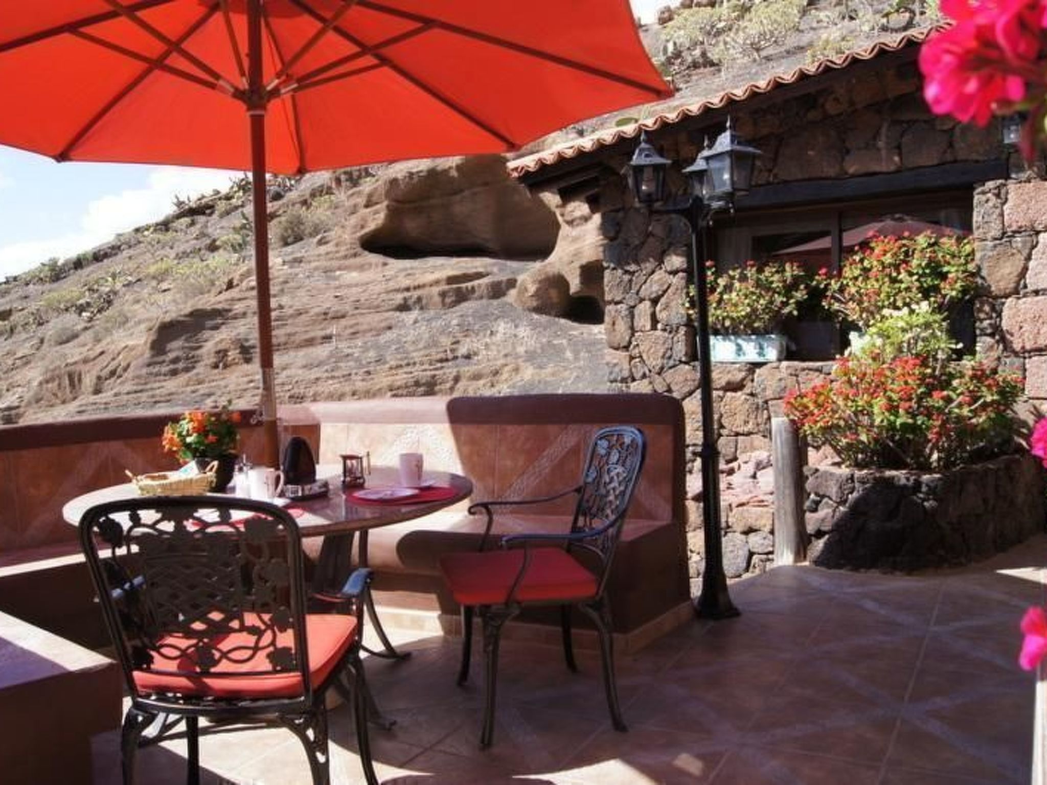 Schlafen in einer vulkanischen Höhle-Binnen