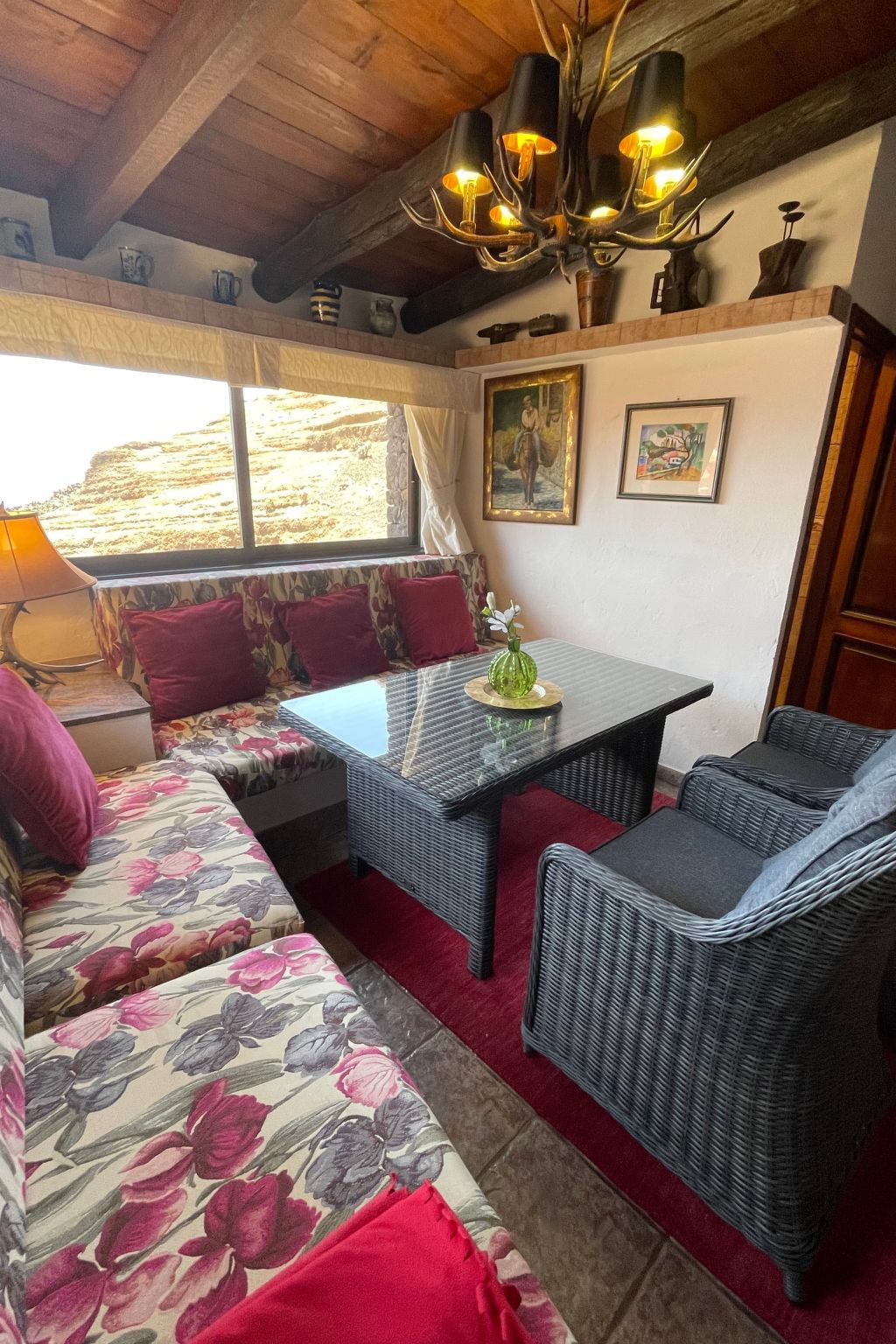 Schlafen in einer vulkanischen Höhle-Binnen