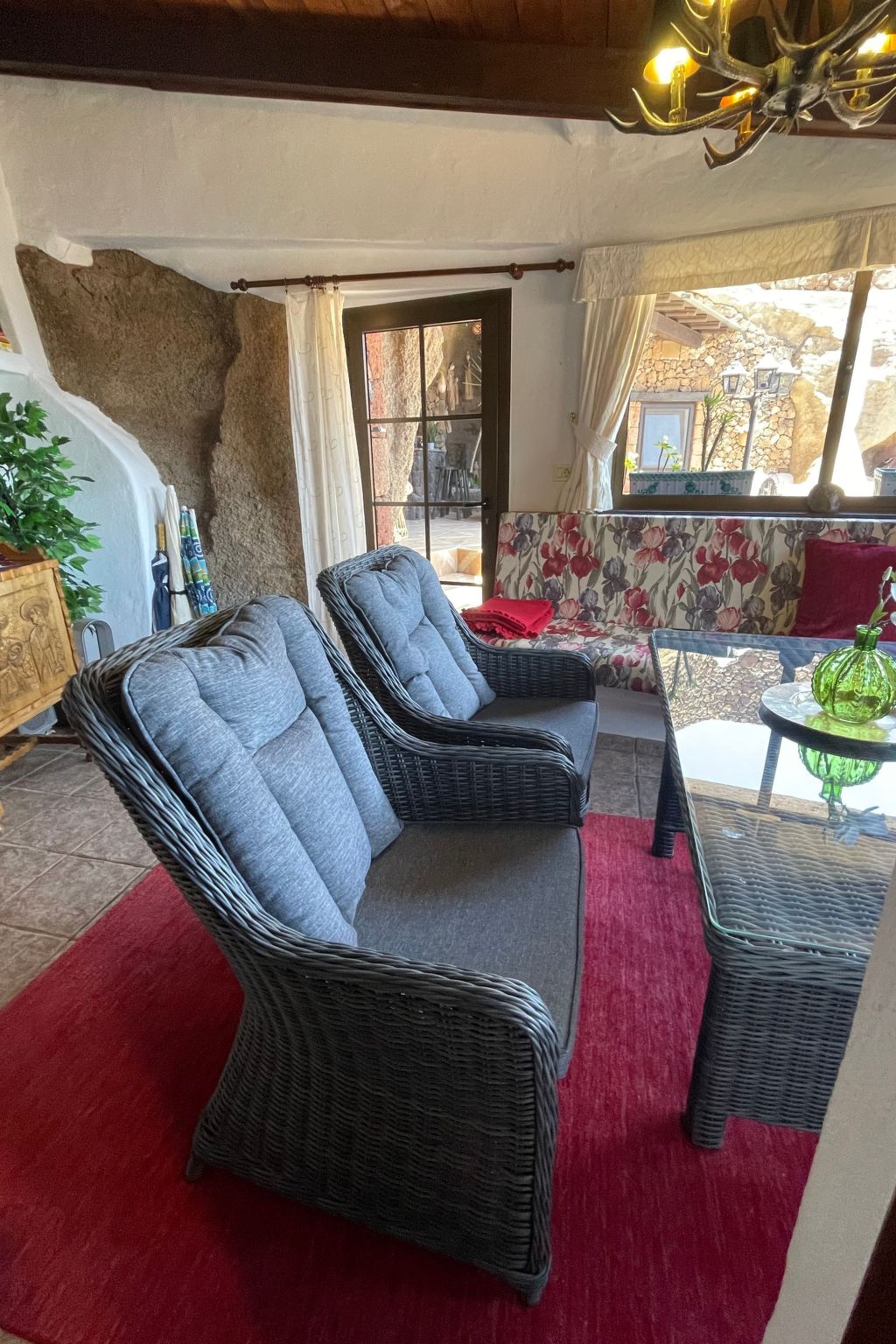 Schlafen in einer vulkanischen Höhle-Binnen