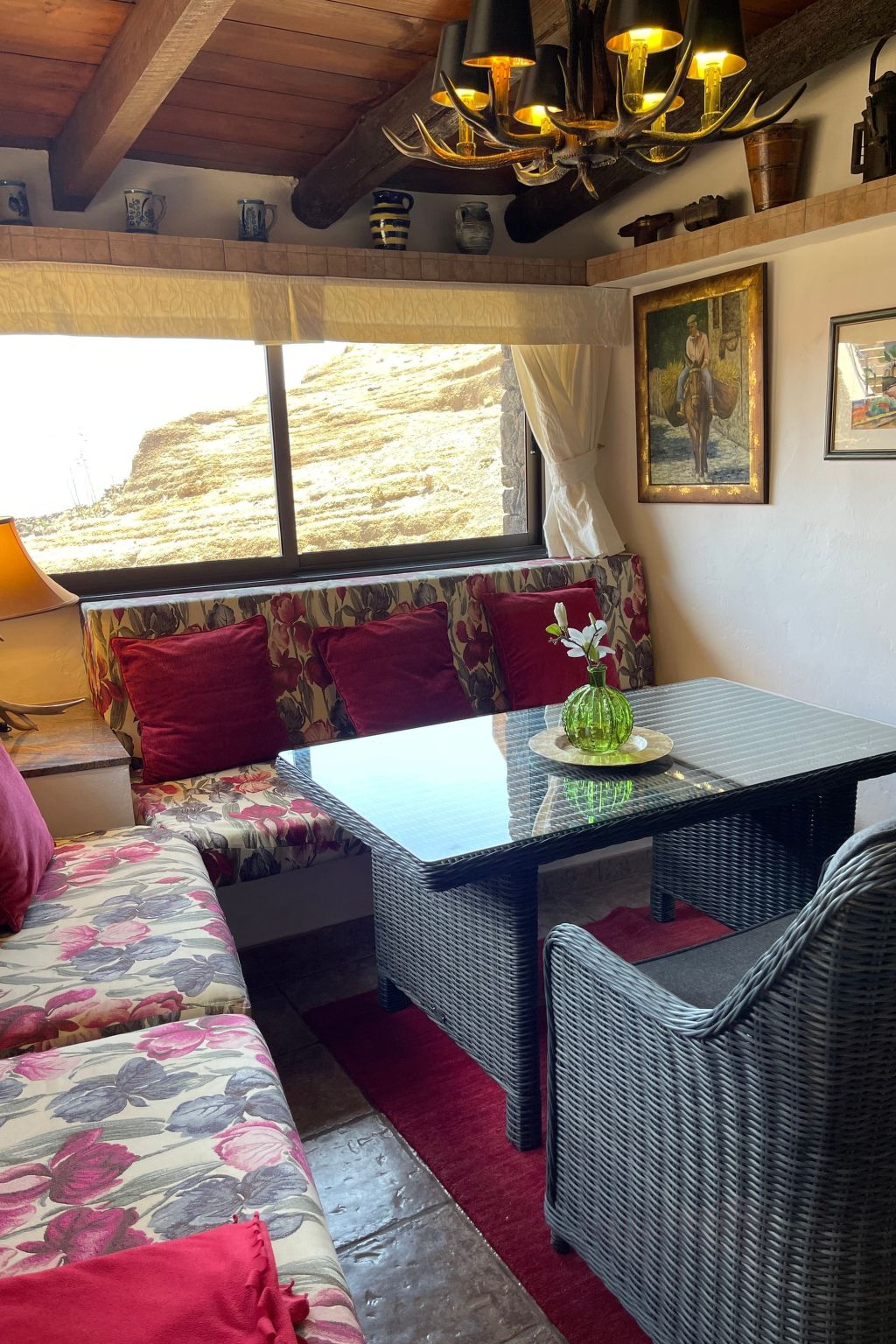 Schlafen in einer vulkanischen Höhle-Binnen