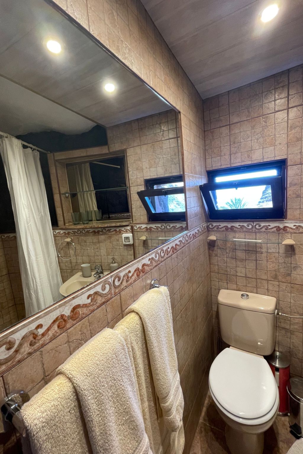 Schlafen in einer vulkanischen Höhle-Binnen