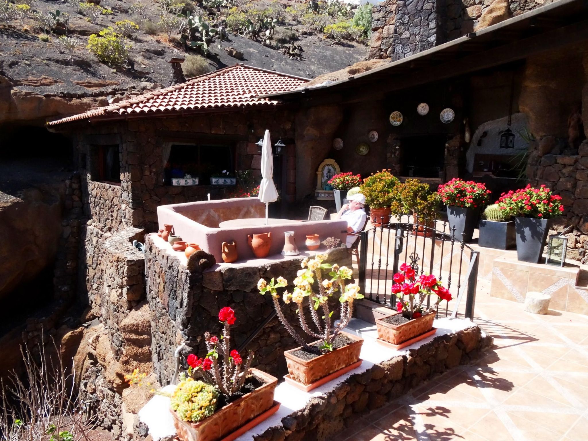 Schlafen in einer vulkanischen Höhle-Binnen