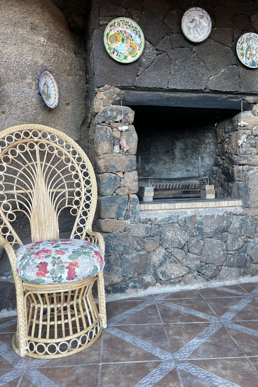 Schlafen in einer vulkanischen Höhle-Binnen