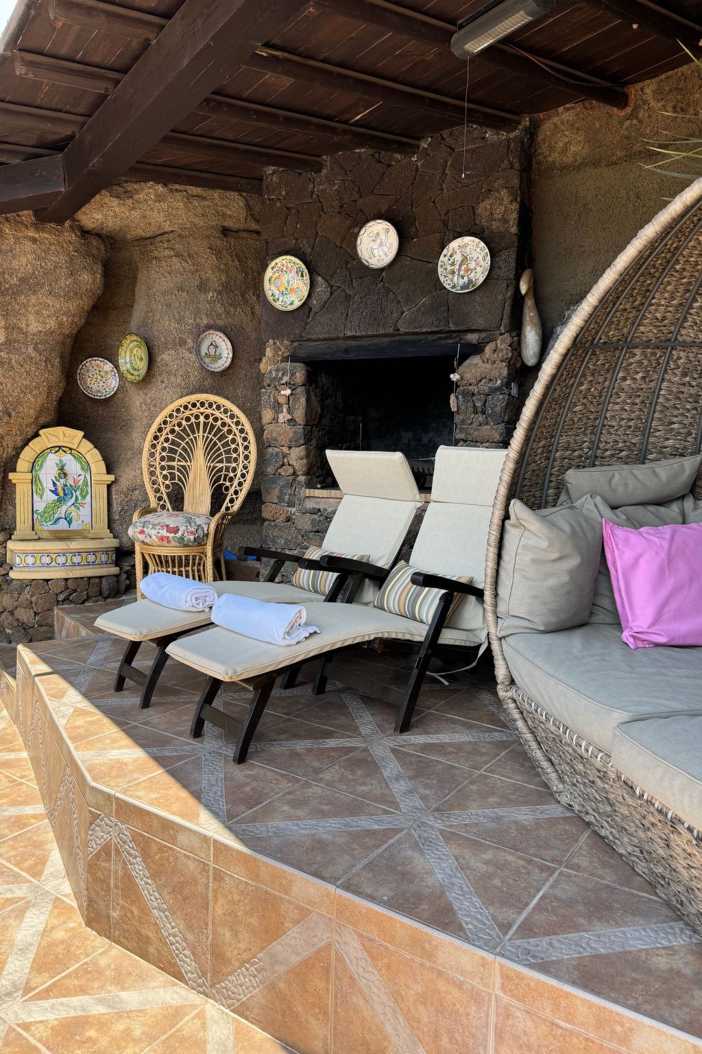 Schlafen in einer vulkanischen Höhle-Binnen