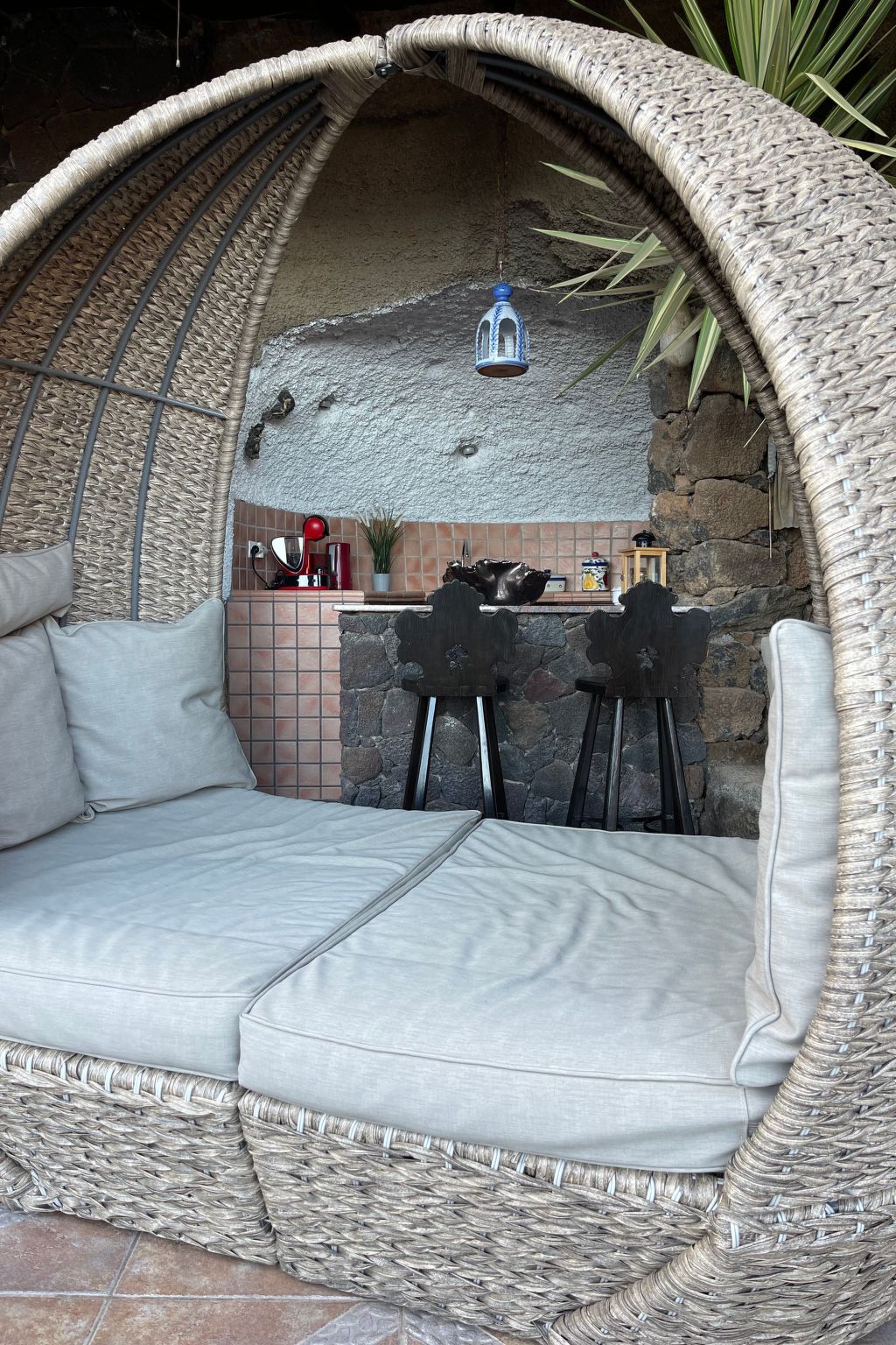 Schlafen in einer vulkanischen Höhle-Binnen