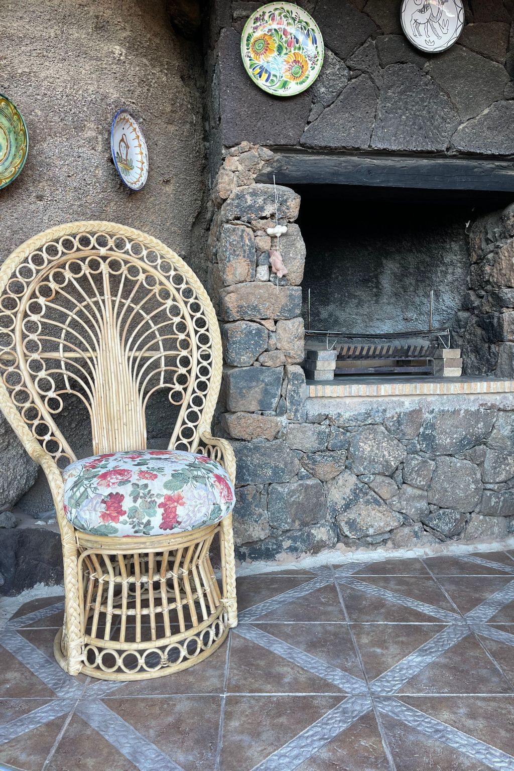 Schlafen in einer vulkanischen Höhle-Binnen