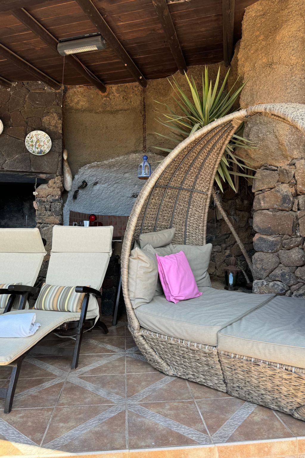 Schlafen in einer vulkanischen Höhle-Binnen