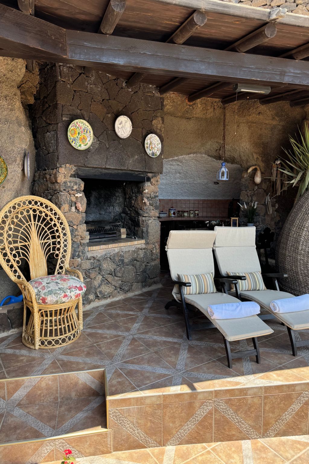 Schlafen in einer vulkanischen Höhle-Binnen