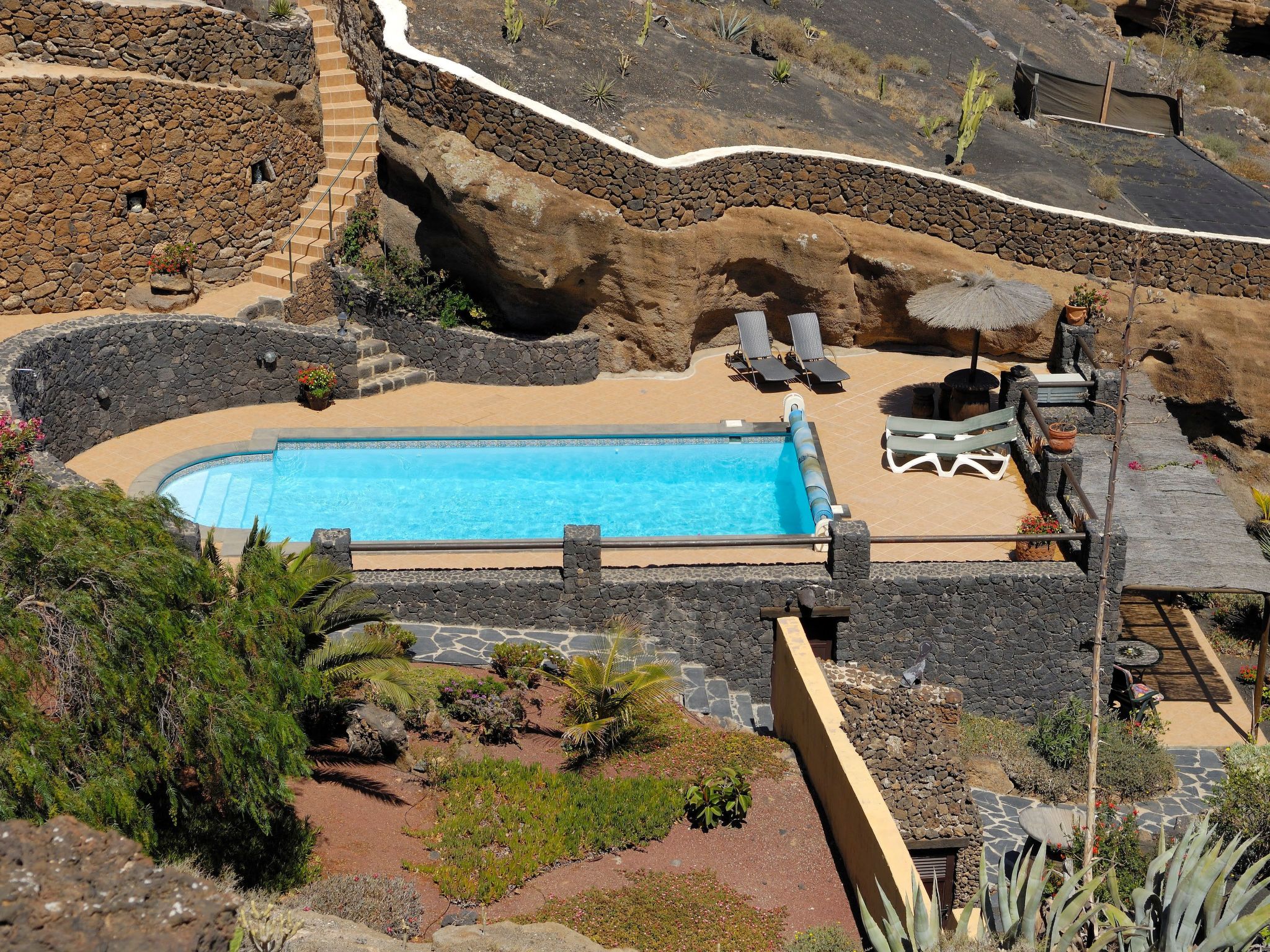 Schlafen in einer vulkanischen Höhle-Binnen