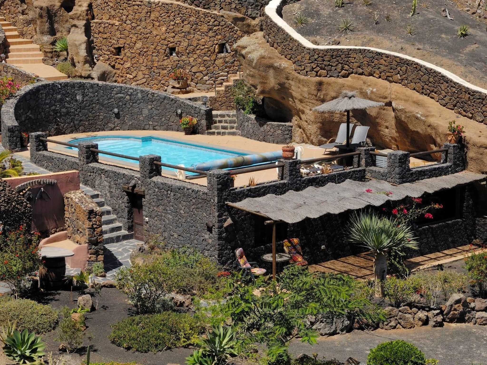 Schlafen in einer vulkanischen Höhle-Binnen