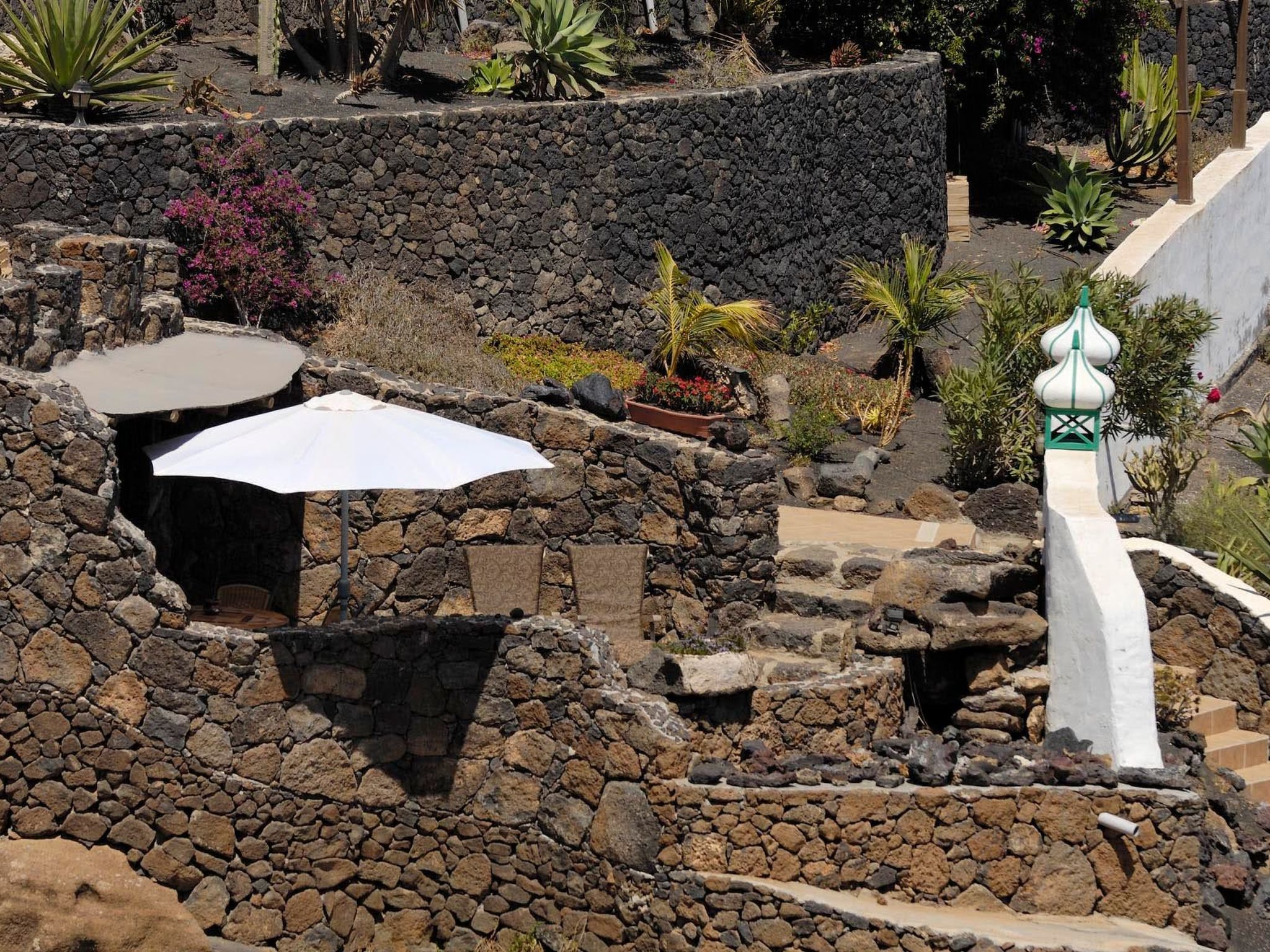 Schlafen in einer vulkanischen Höhle-Binnen