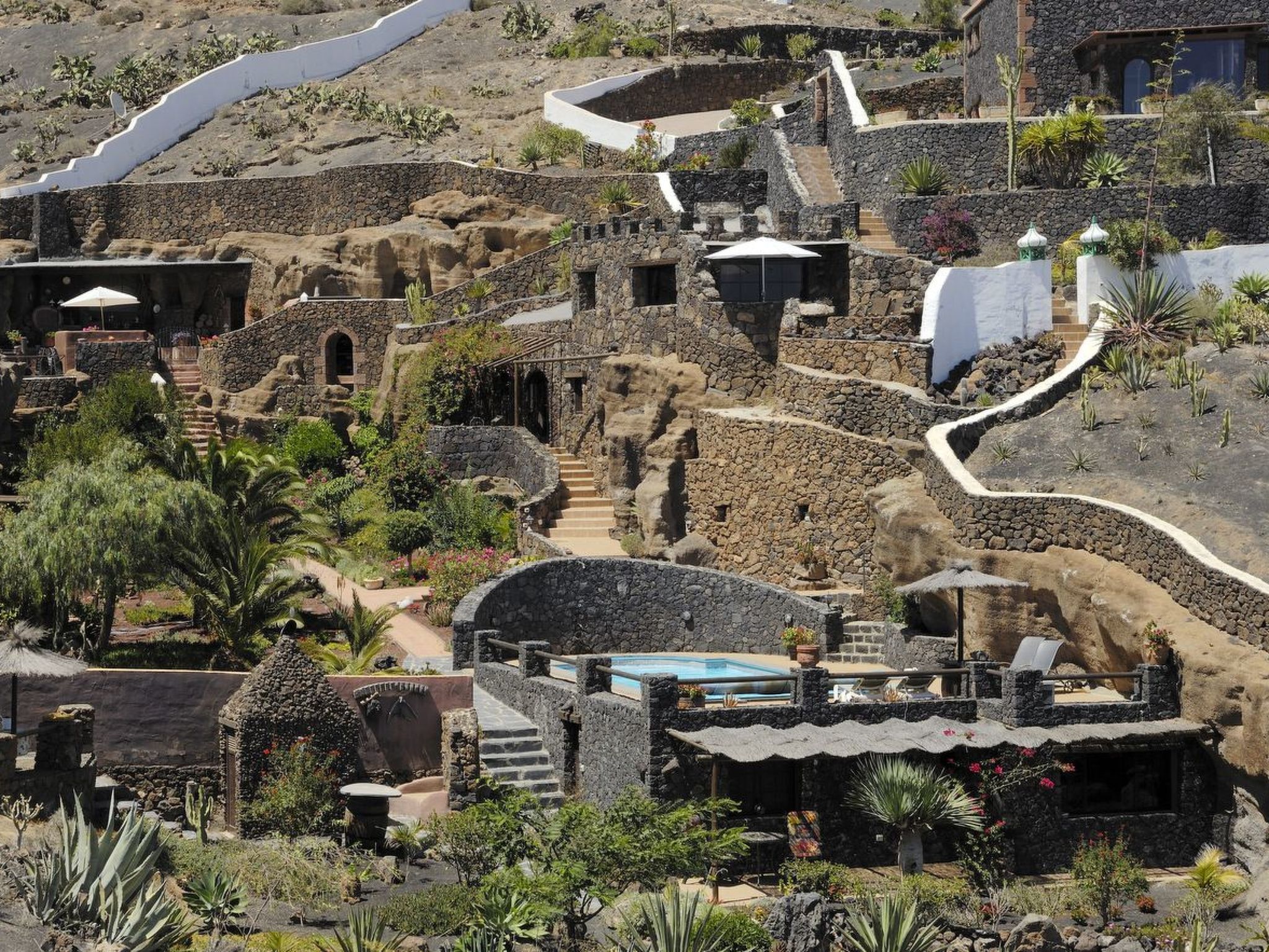 Schlafen in einer vulkanischen Höhle-Binnen