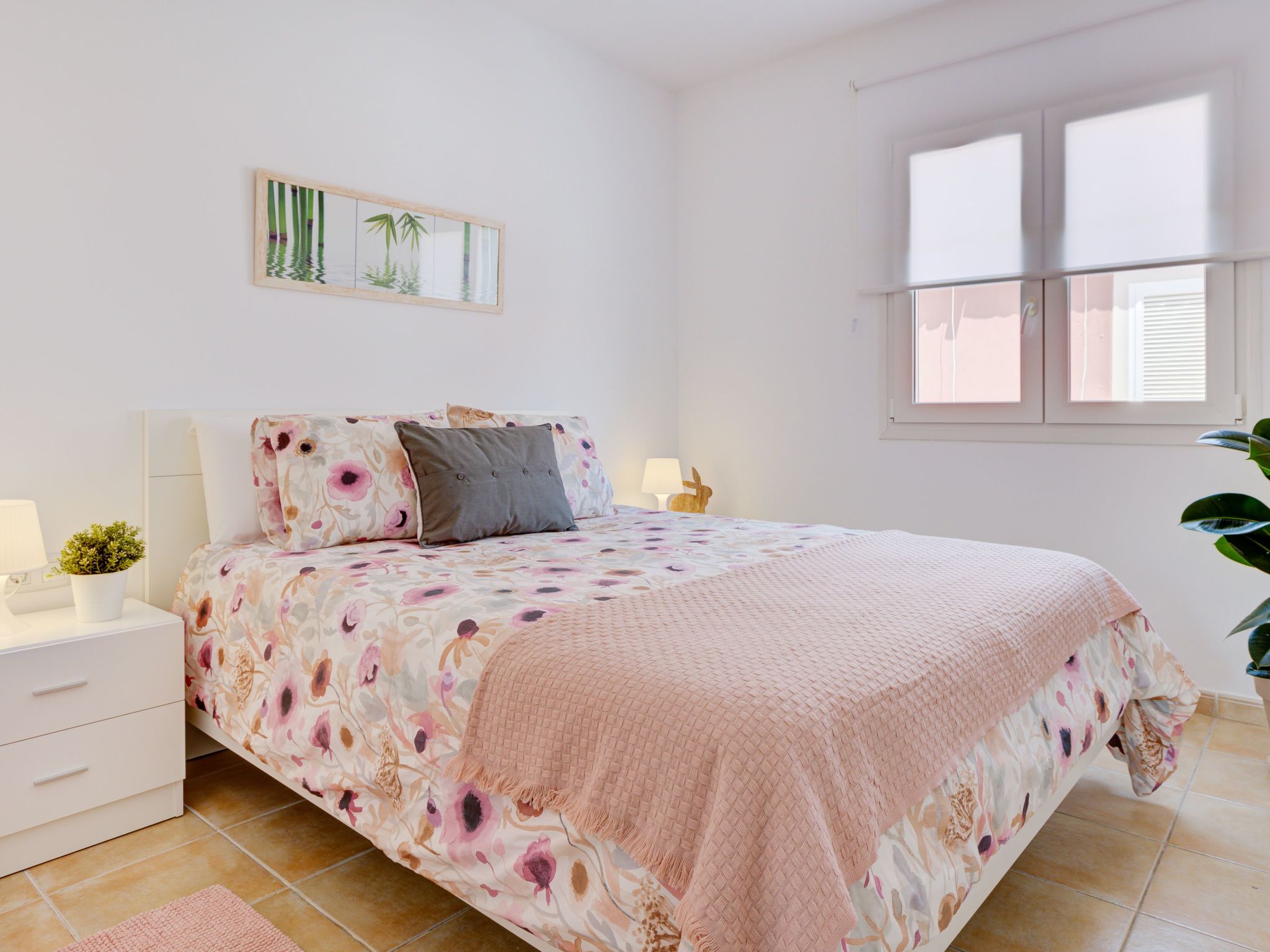 Private Terrasse, Schwimmbad, Parkplatz, Wi-Fi, TvSat-Binnen