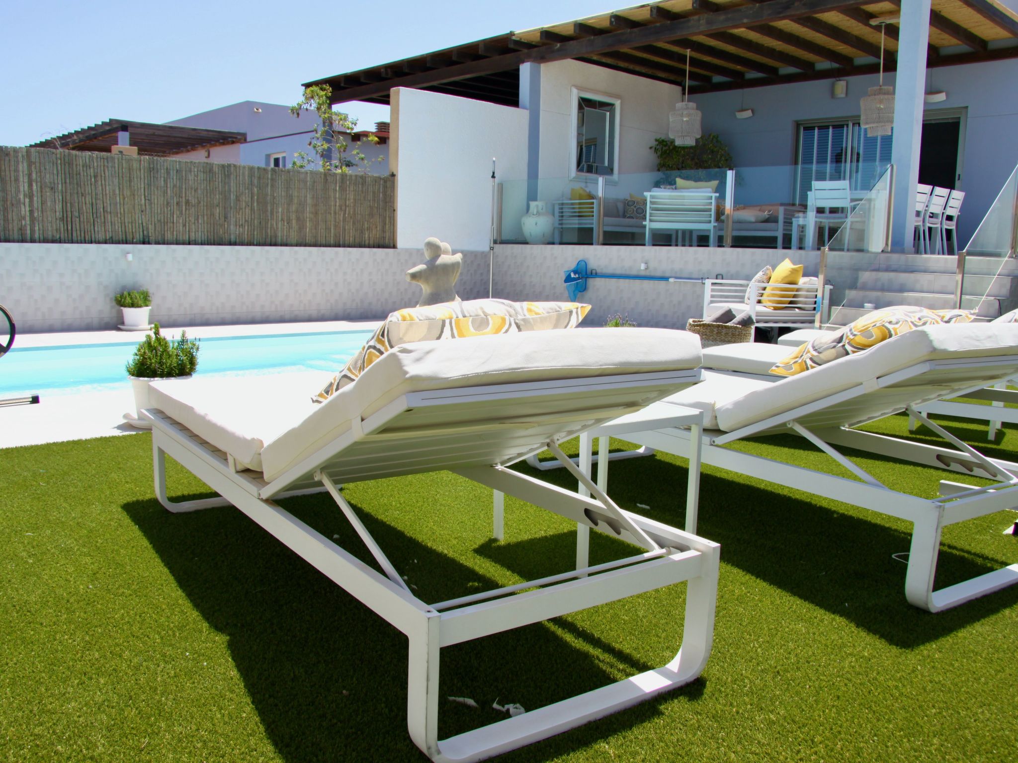 Mit Pool für 2 Personen und 4 Kinder-Binnen