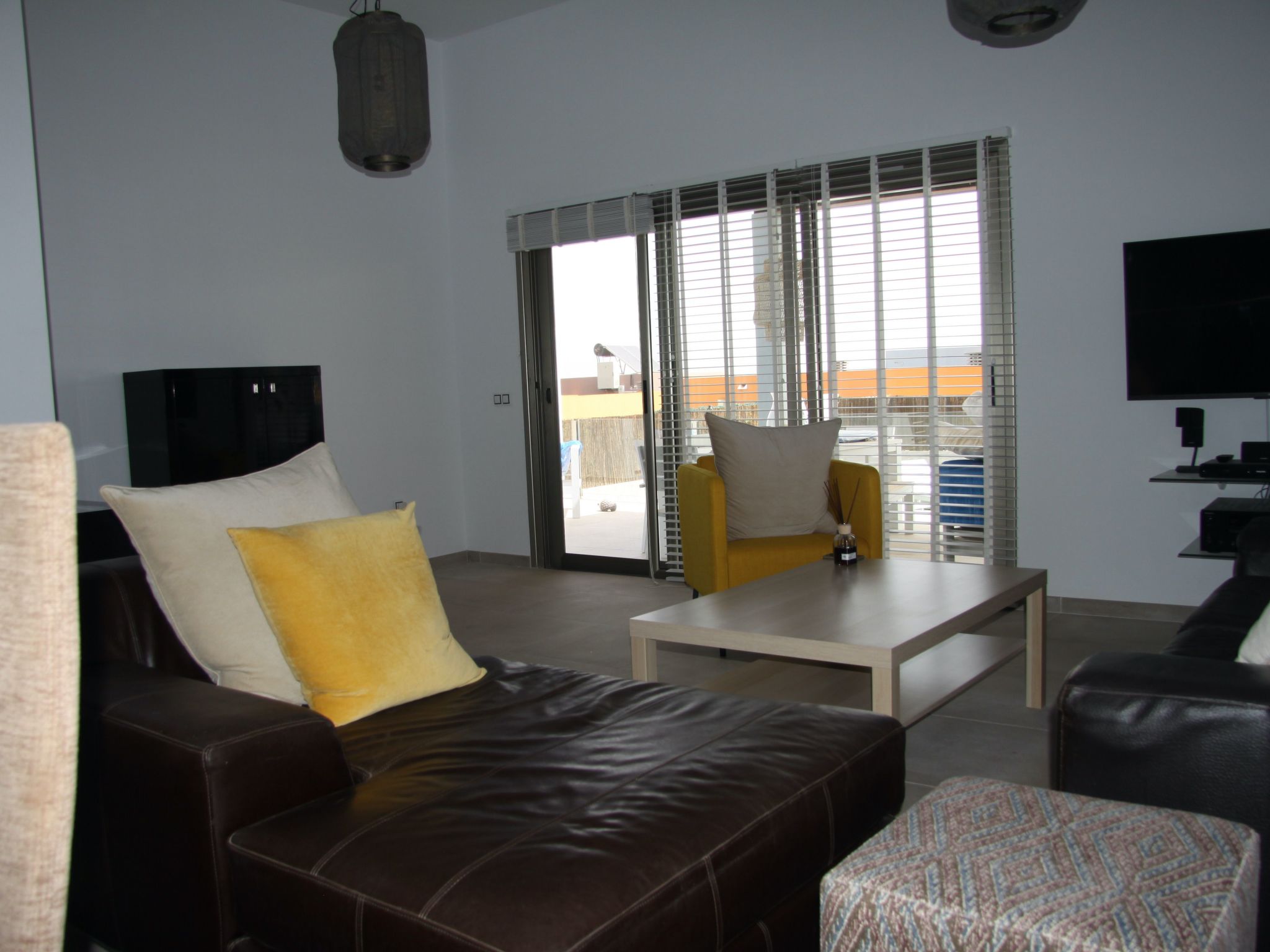 Mit Pool für 2 Personen und 4 Kinder-Binnen