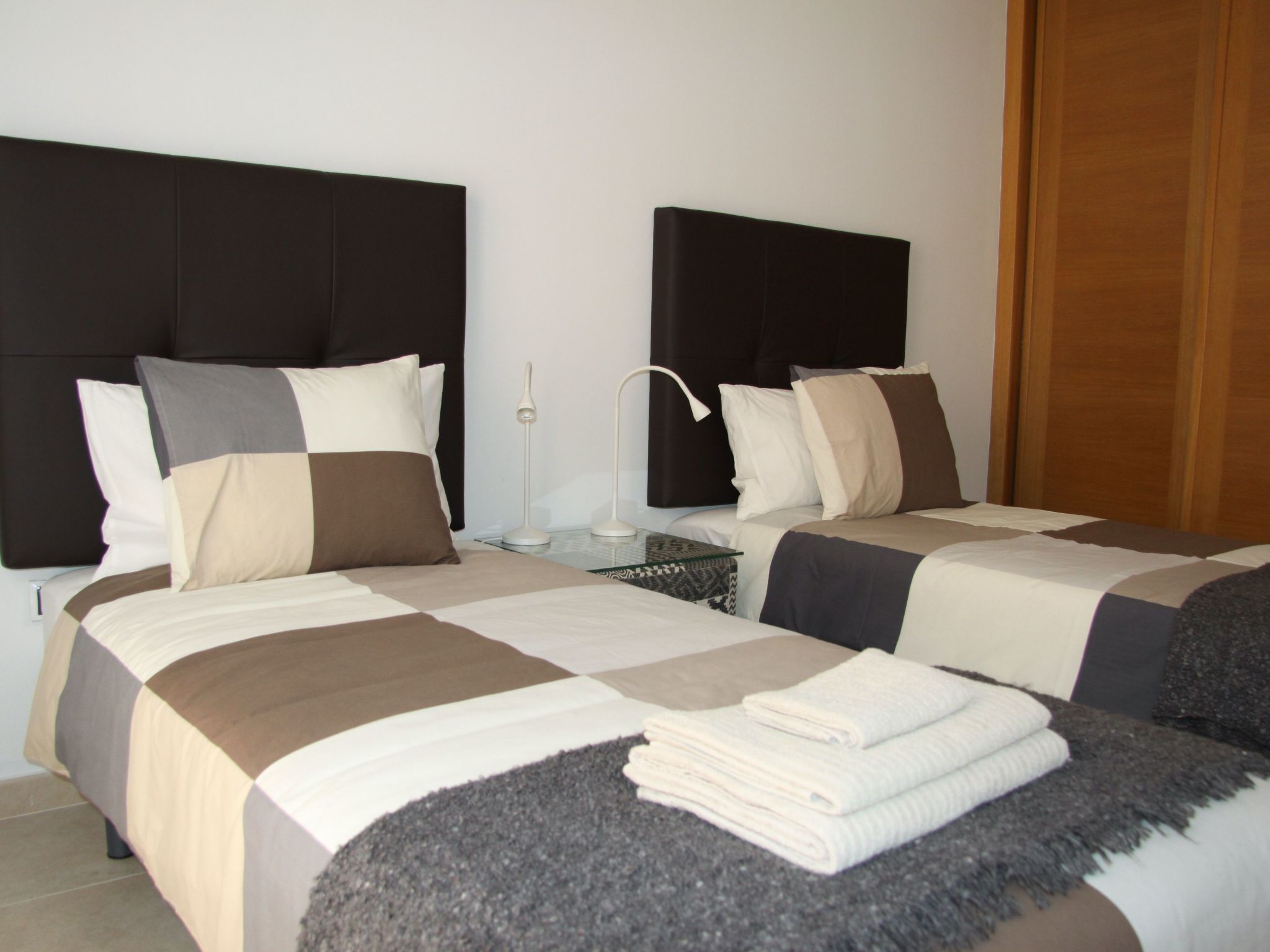 Mit Pool für 2 Personen und 4 Kinder-Binnen