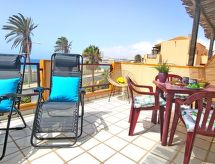 Schöne Ferienwohnung mit Terrasse und Meerblick