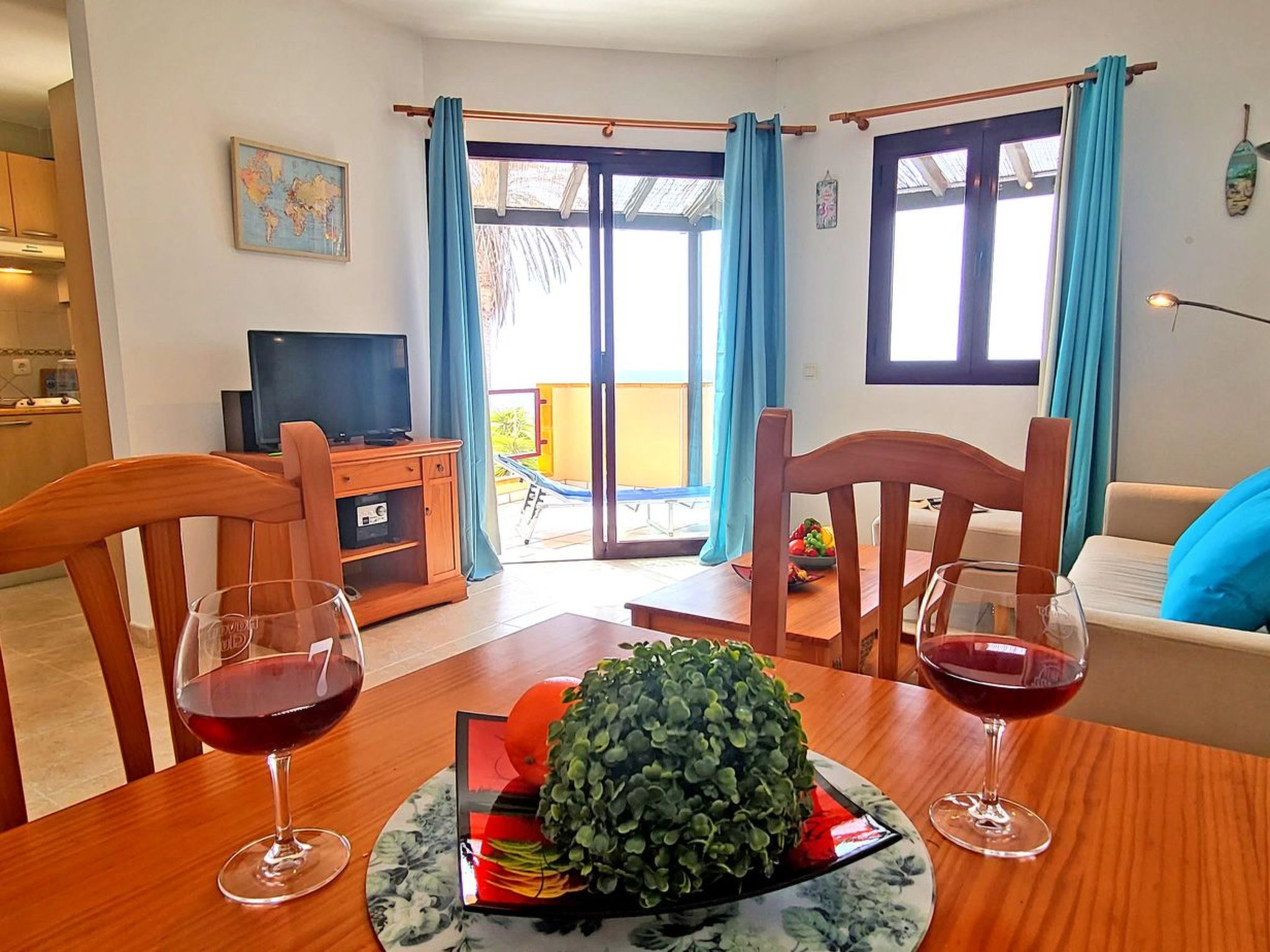 Schöne Ferienwohnung mit Terrasse und Meerblick-Binnen