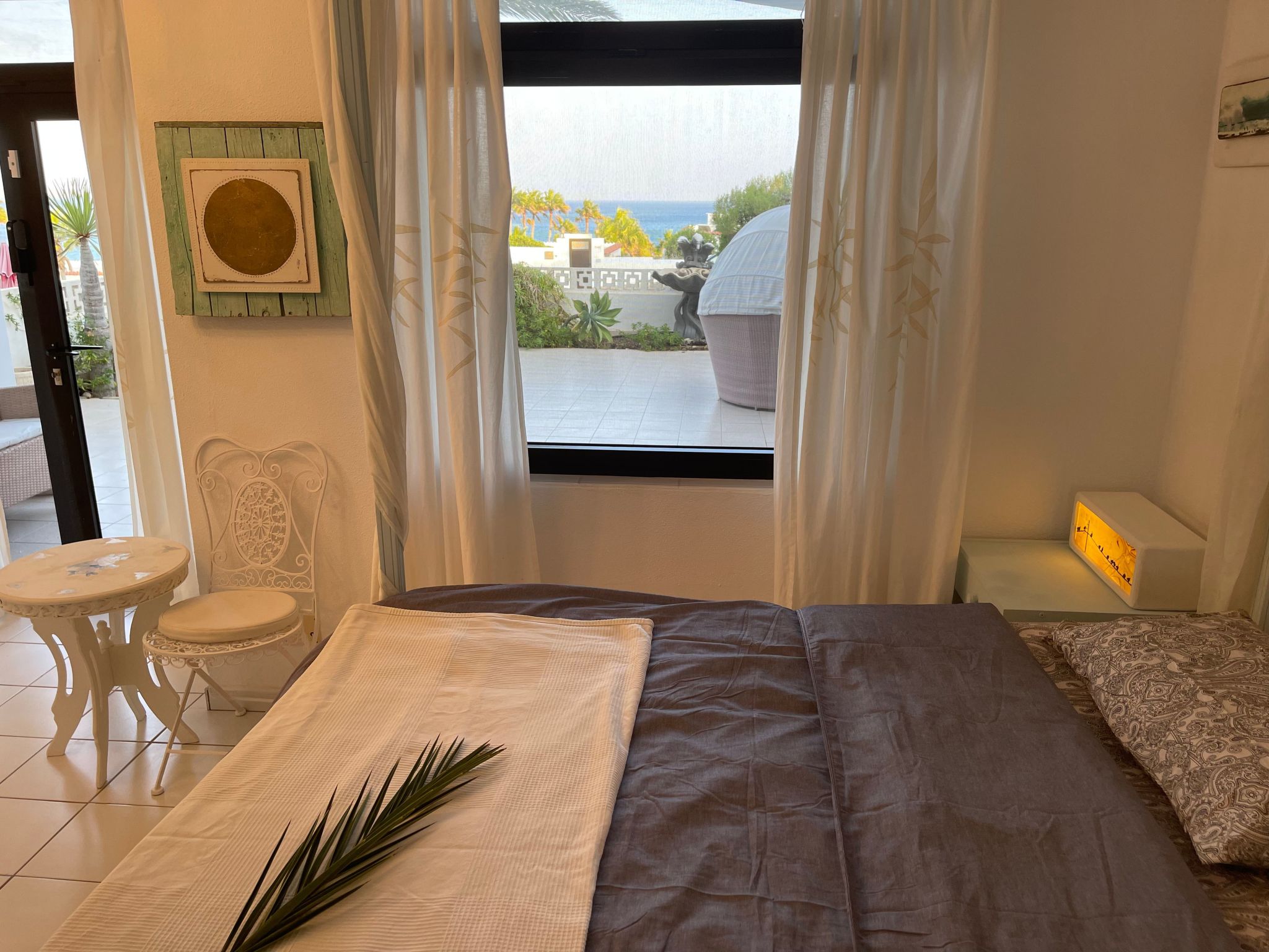 Appartement mit Blick auf das Wasser-Image-tags.info