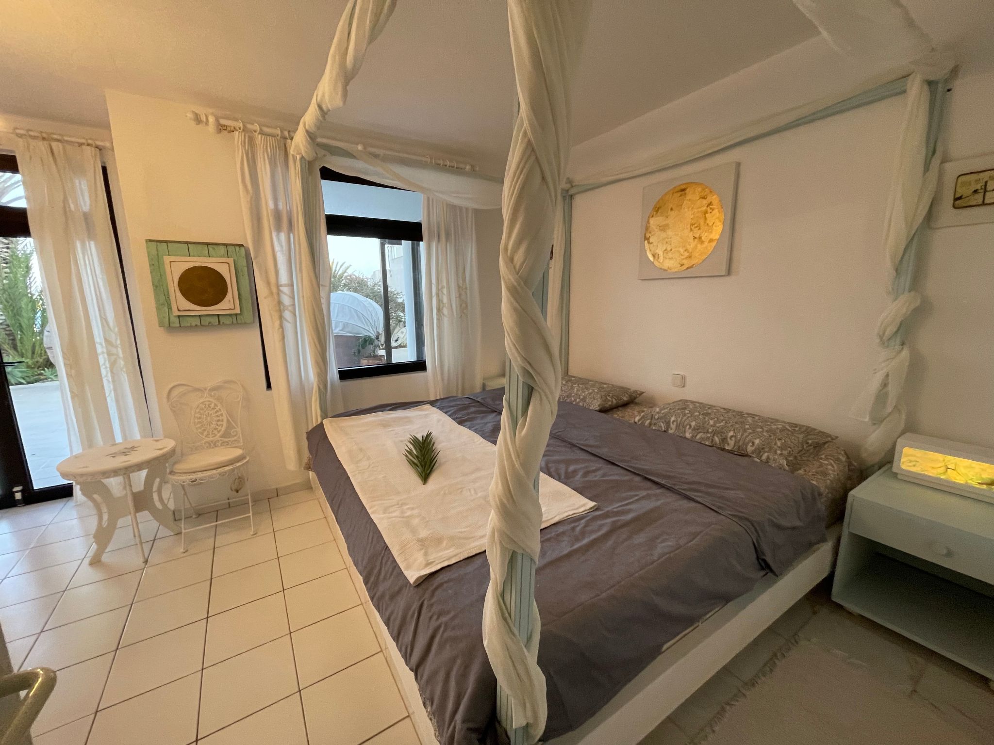 Appartement mit Blick auf das Wasser-Image-tags.info