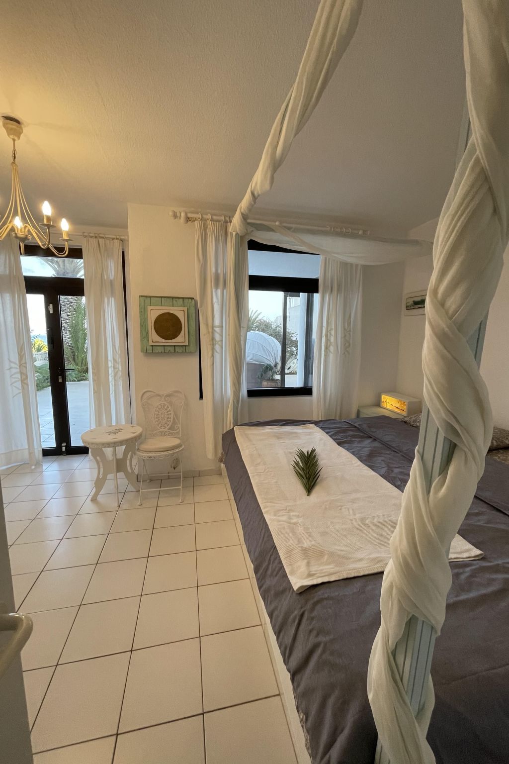 Appartement mit Blick auf das Wasser-Image-tags.info