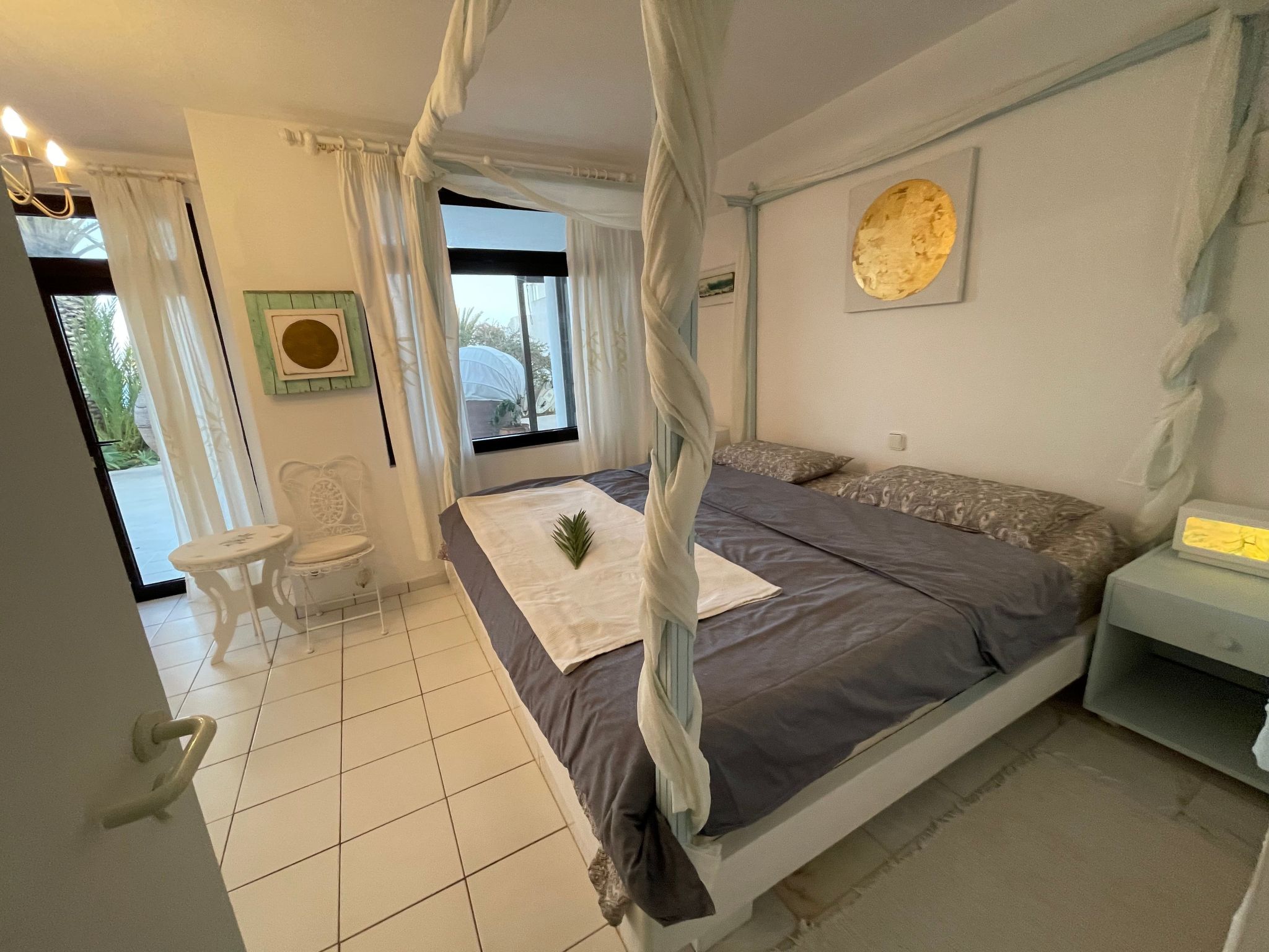 Appartement mit Blick auf das Wasser-Image-tags.info