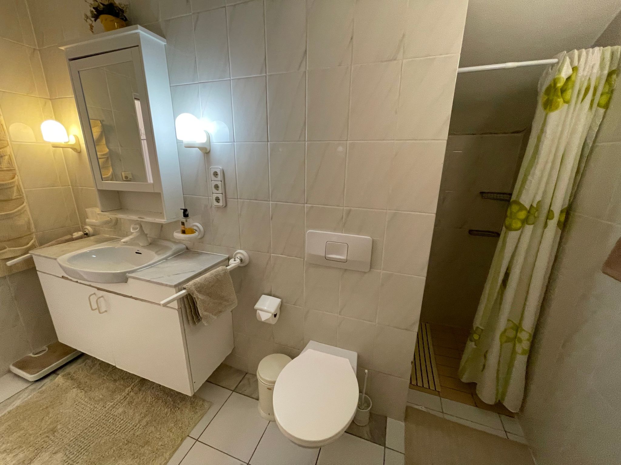 Appartement mit Blick auf das Wasser-Image-tags.info