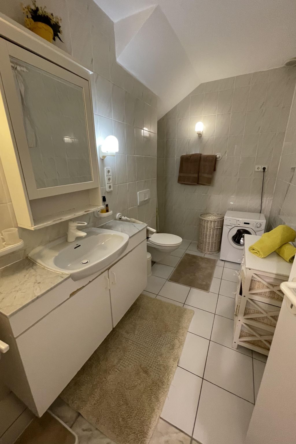 Appartement mit Blick auf das Wasser-Image-tags.info