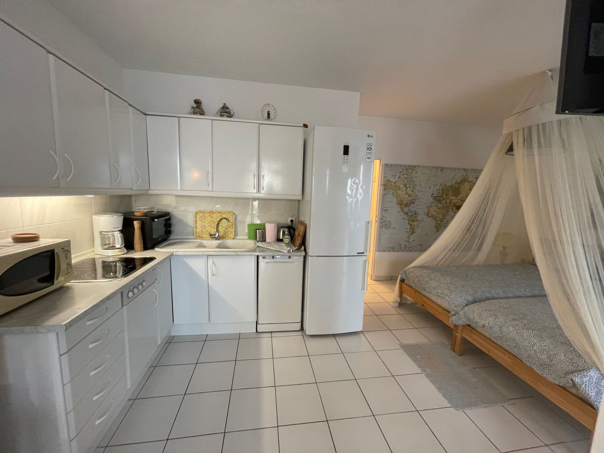 Appartement mit Blick auf das Wasser-Image-tags.info