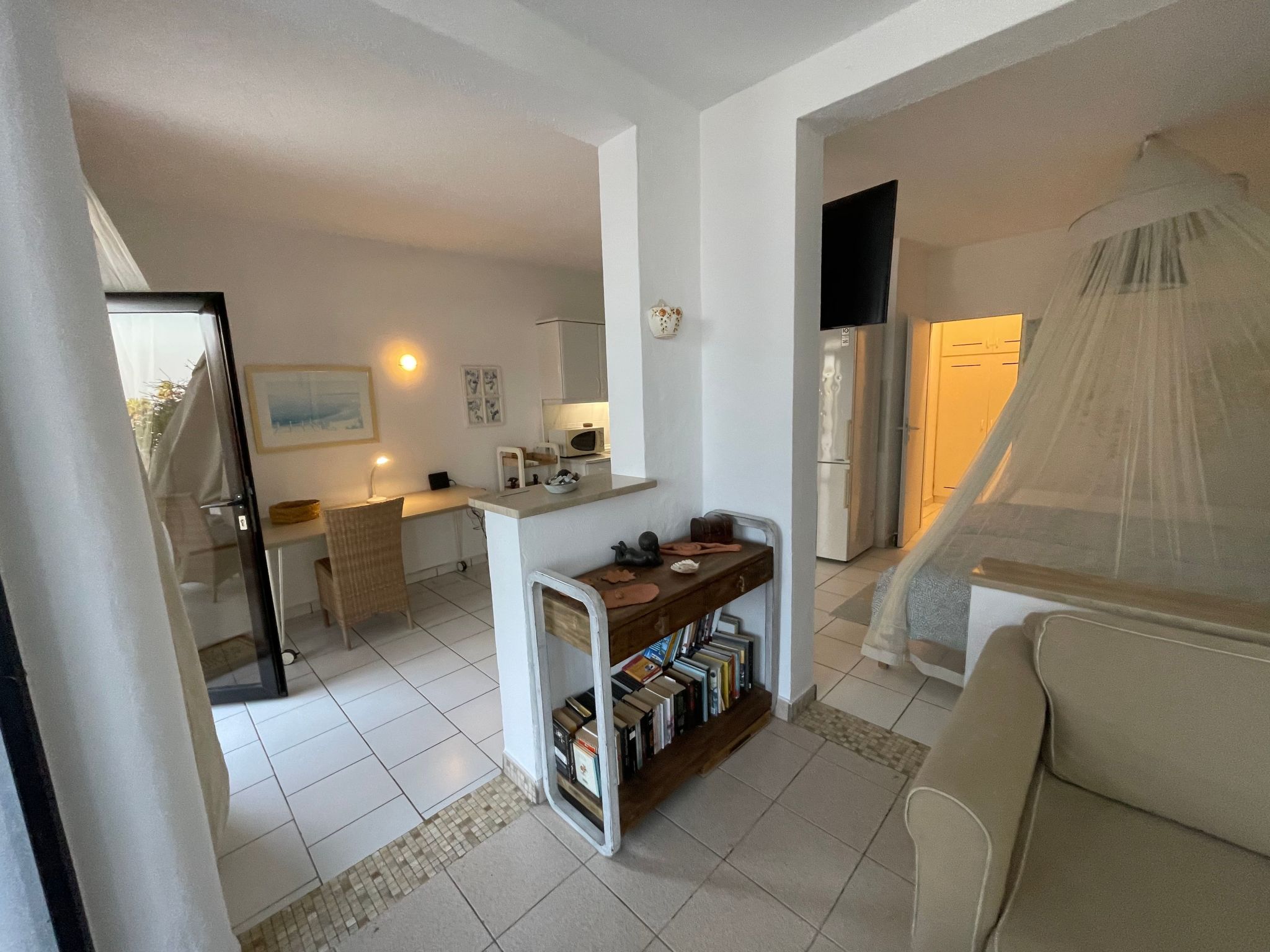 Appartement mit Blick auf das Wasser-Image-tags.info