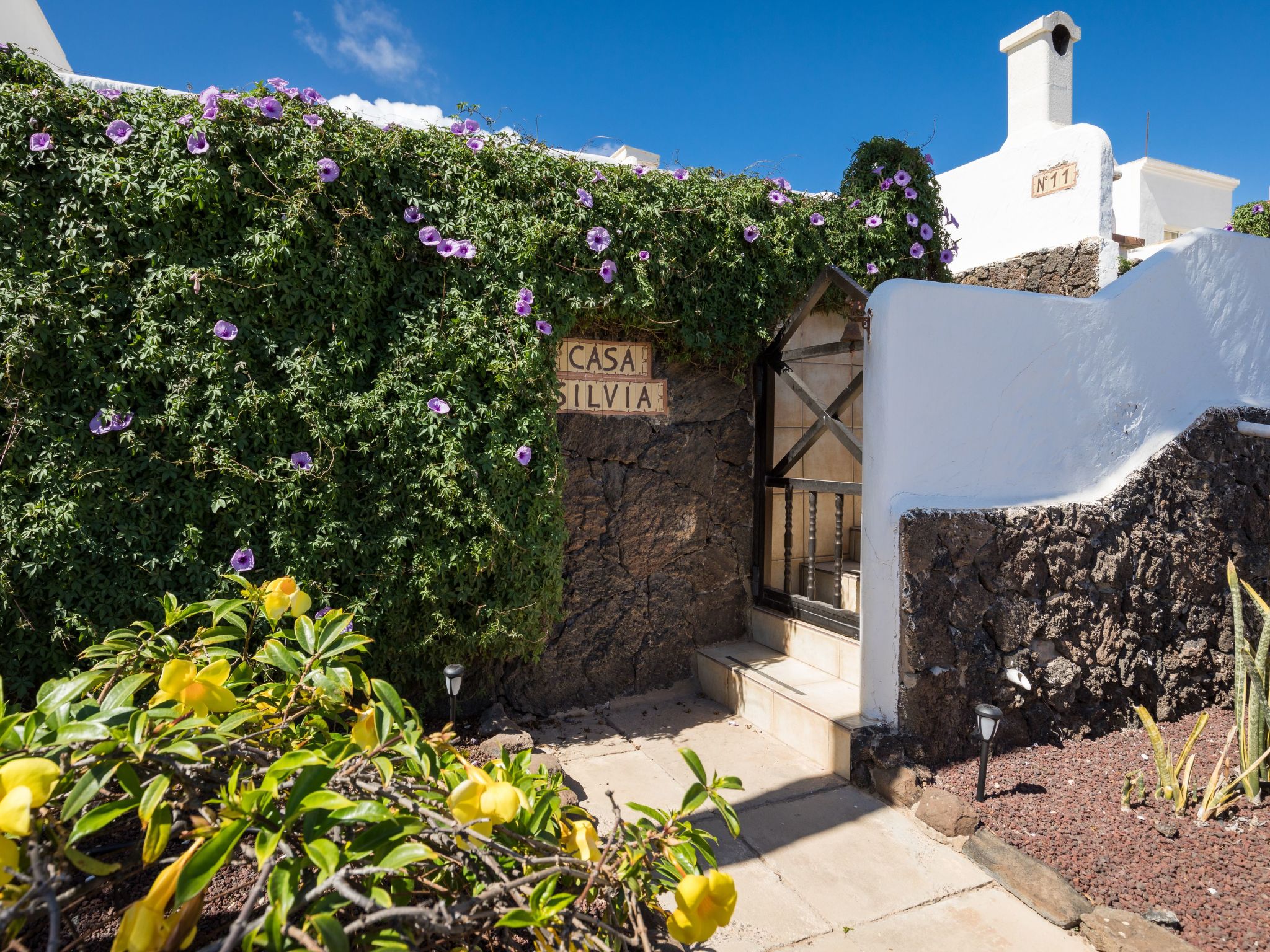 Haus mit Garten und Meerblick-Image-tags.info