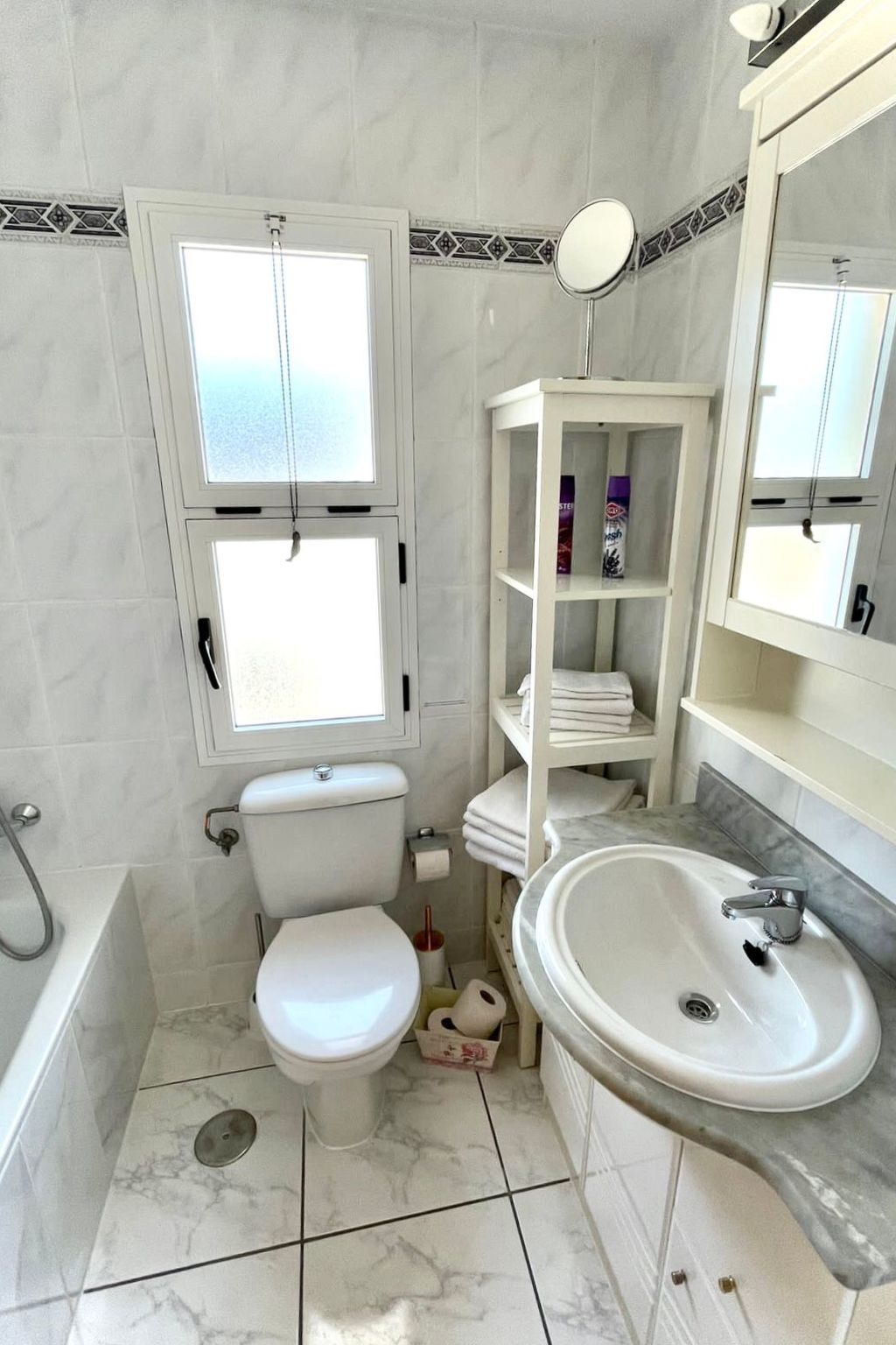 Iwona mit Meerblick-Binnen