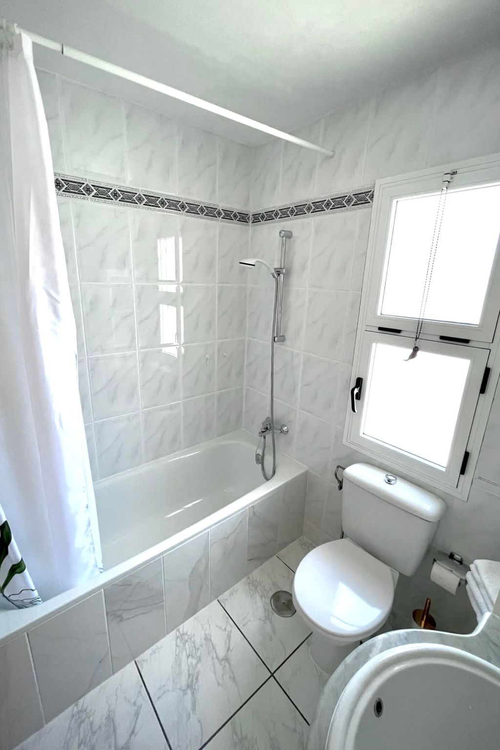 Iwona mit Meerblick-Binnen