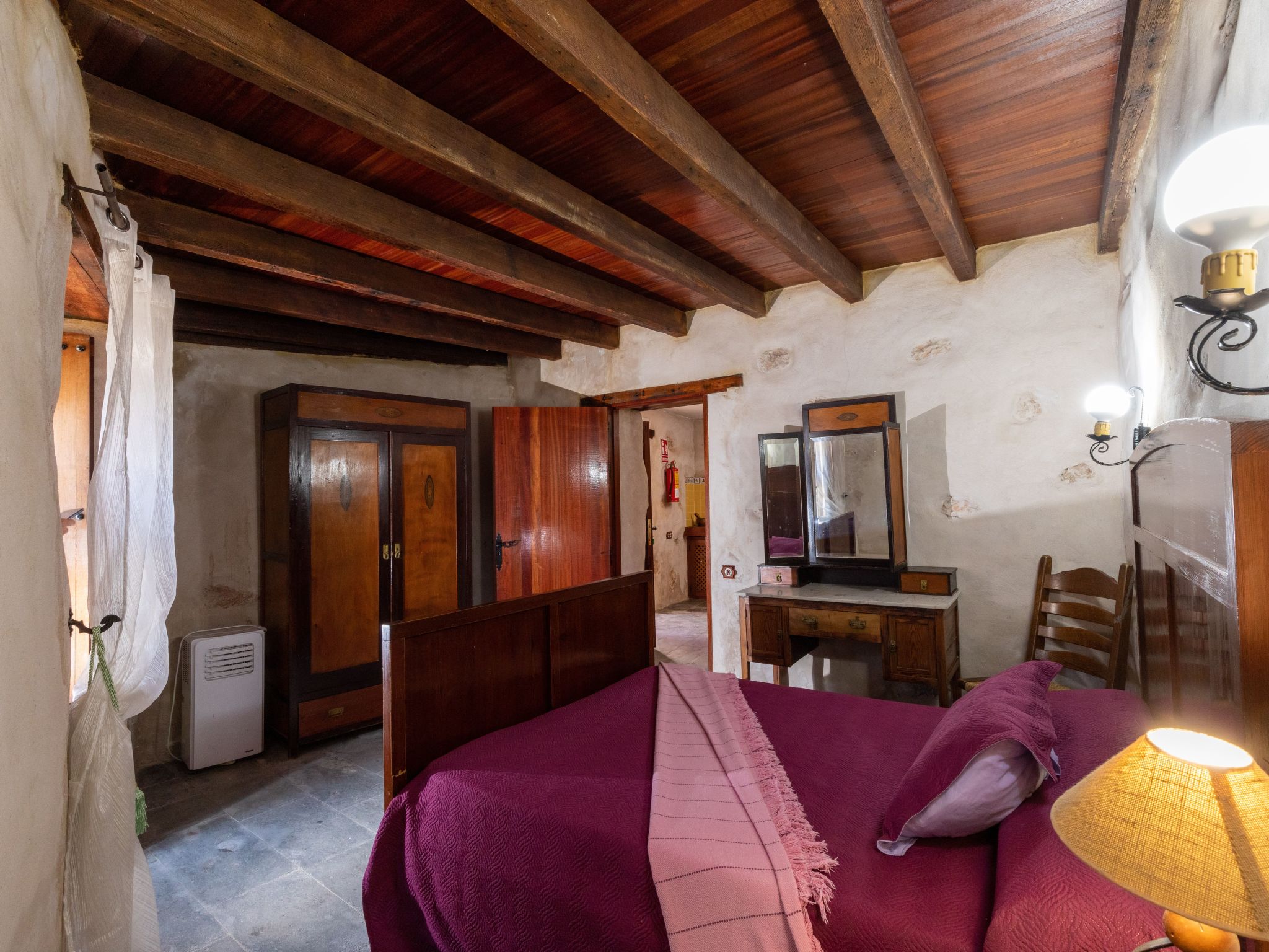 "Tamasite tetir" mit Pool