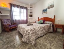Ruim vrijstaand huis voor 9 personen vlakbij zee in Caleta de Famara - thumbnail 2