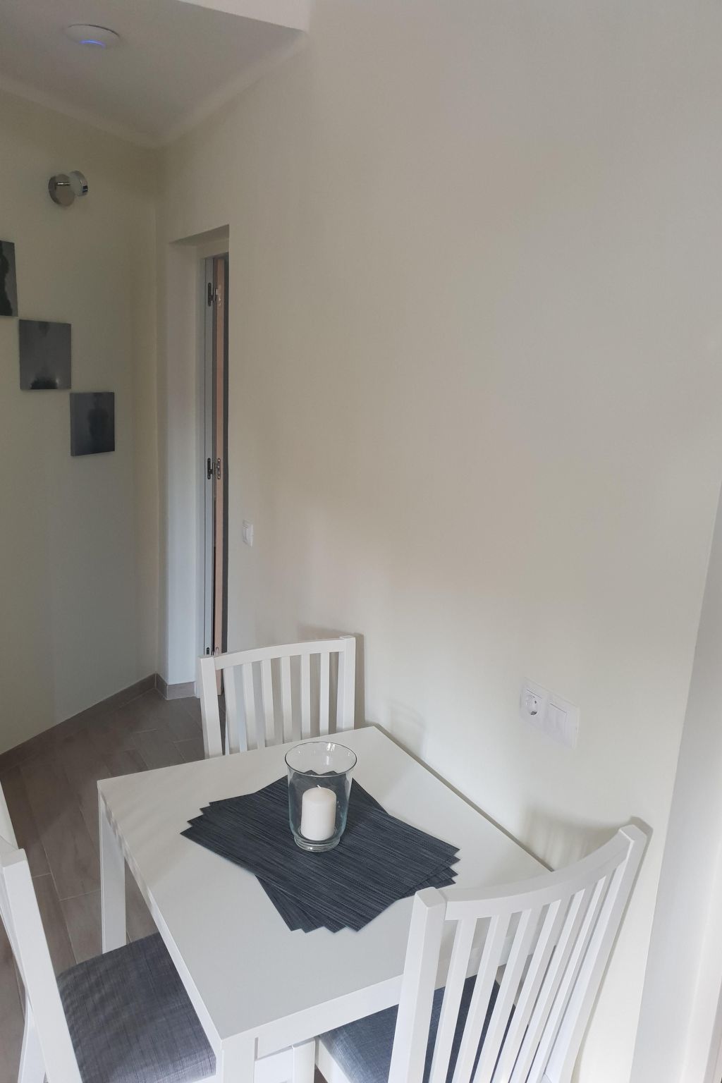 Ruhige Ferienwohnung für 4 Personen-Dedans