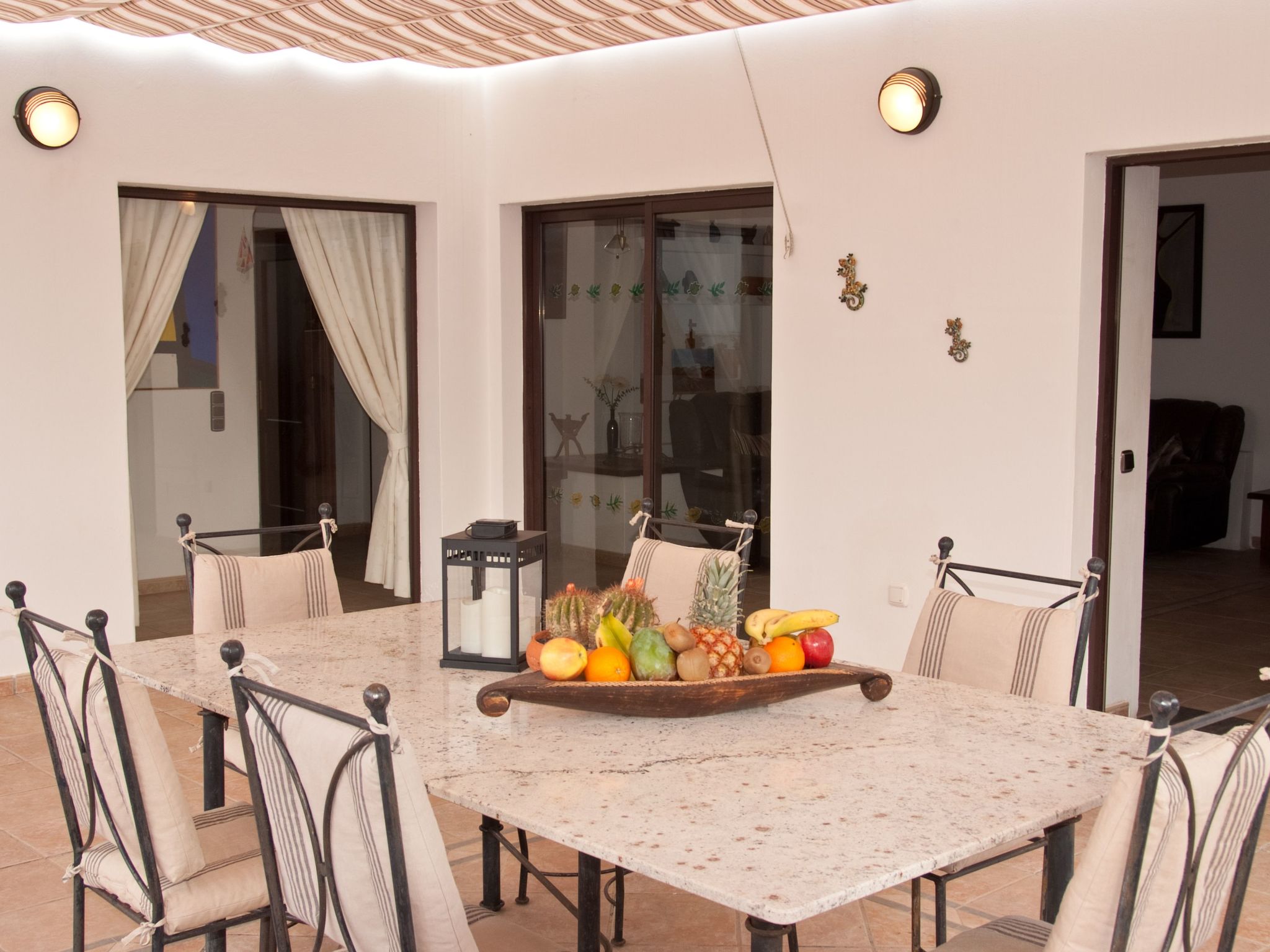 In Costa Teguise mit Privatem Pool-Binnen