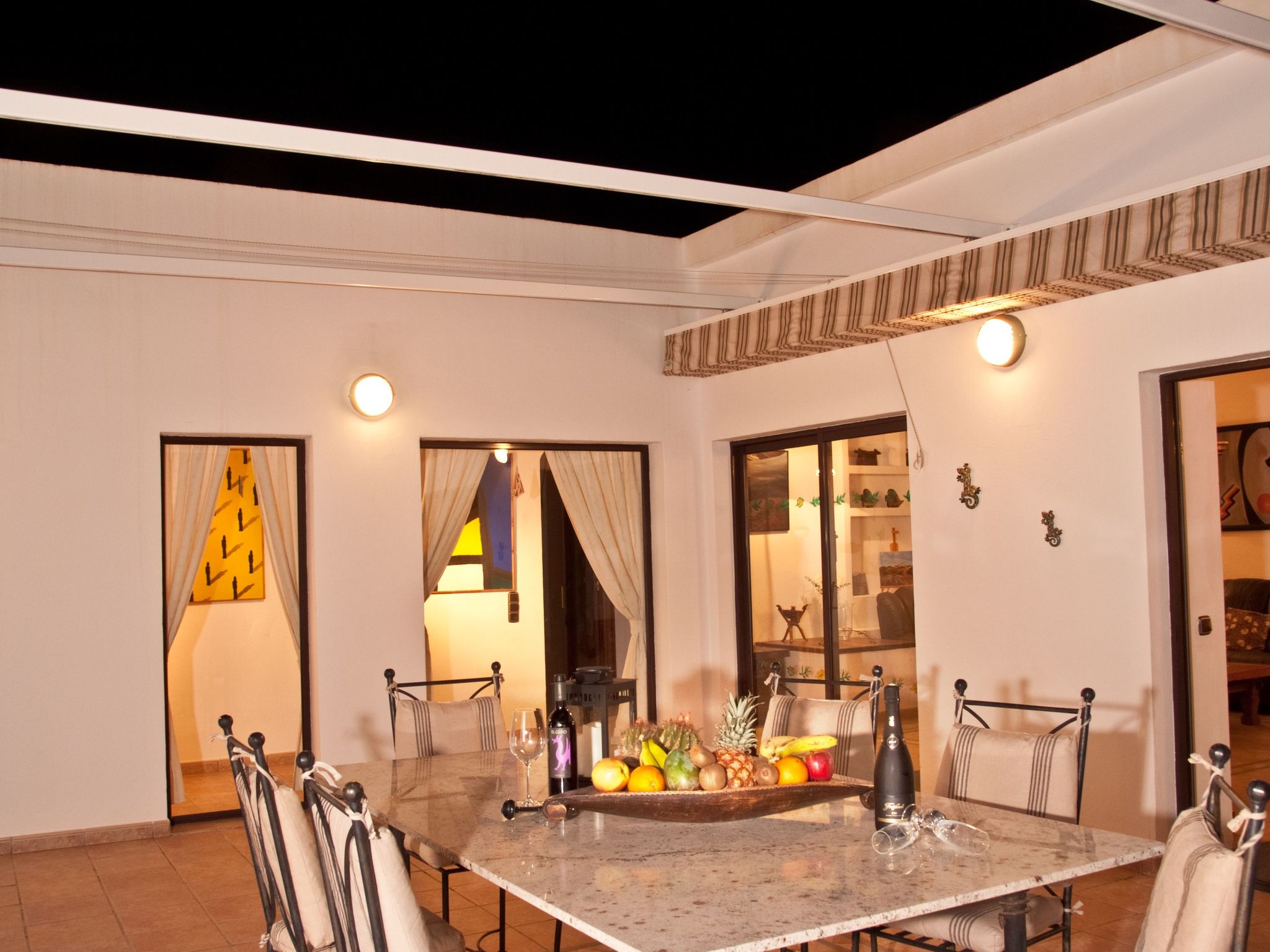 In Costa Teguise mit Privatem Pool-Binnen