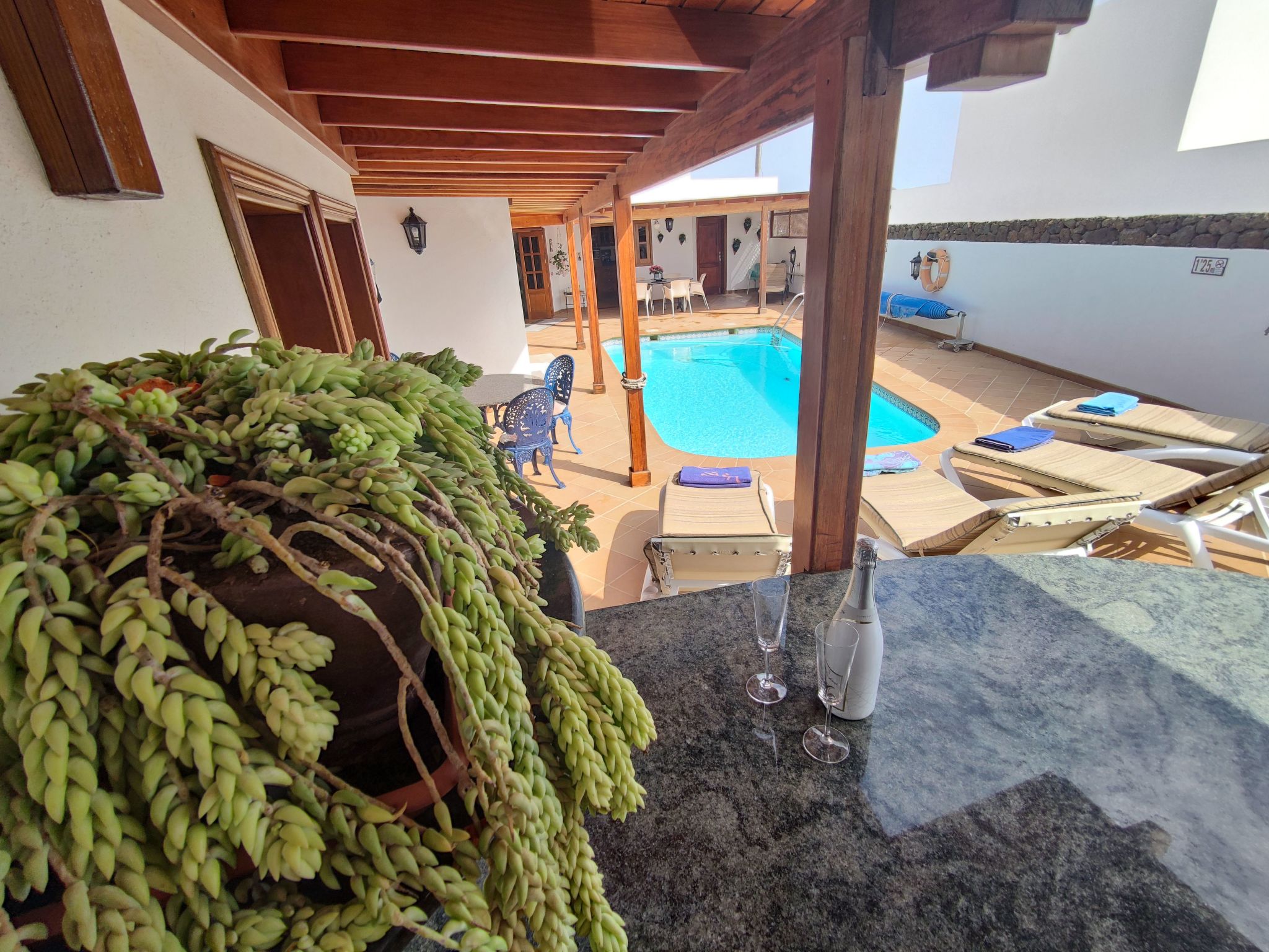 Villa mit beheiztem Pool-Image-tags.info