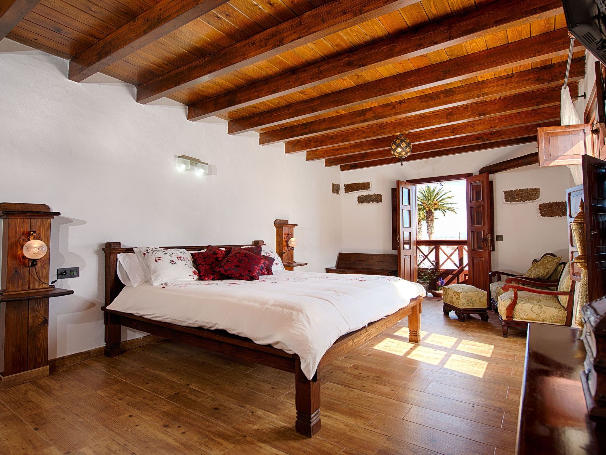 Exklusives Landhaus mit Garten und überdachter Terrasse sowie schöner Aussicht