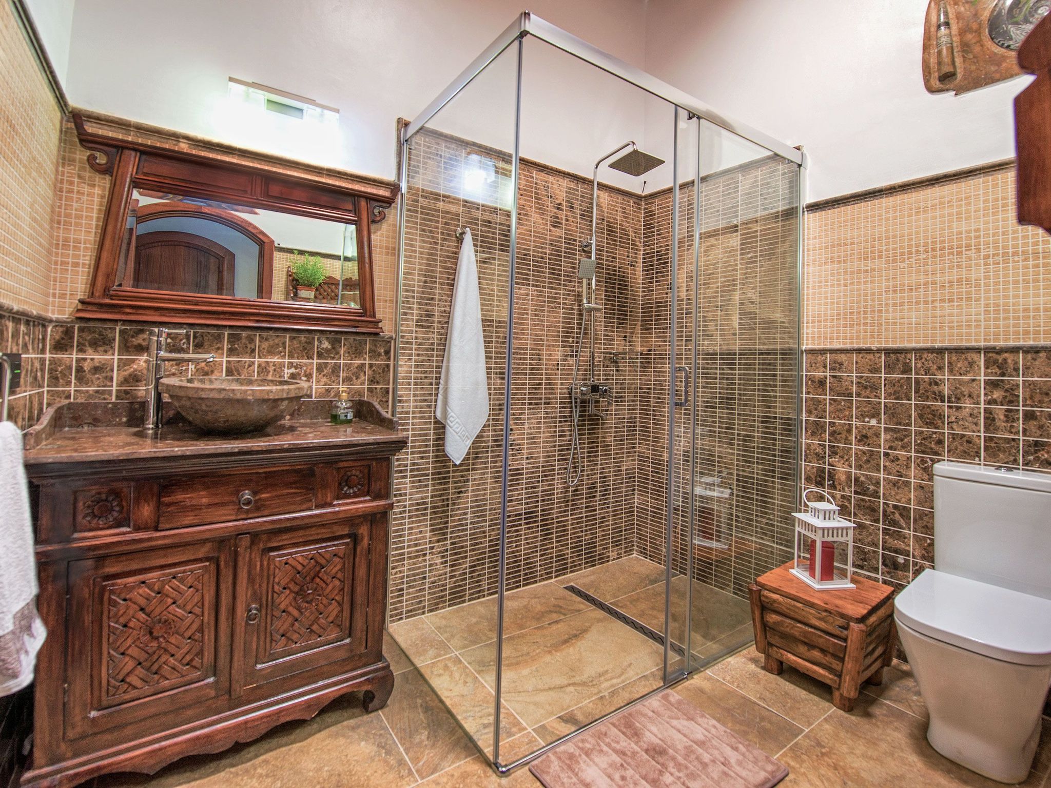 Exklusives Landhaus mit Garten und überdachter Terrasse sowie schöner Aussicht-Binnen